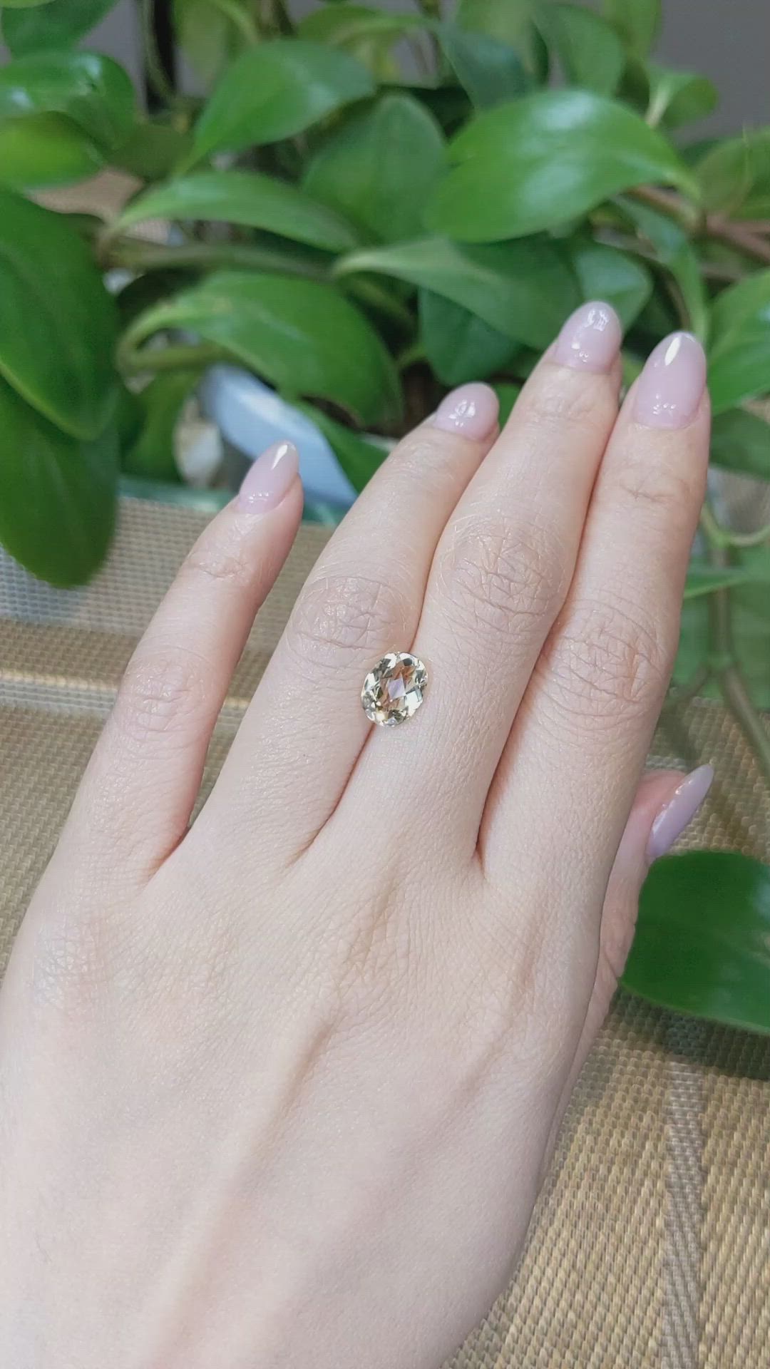 1.58 Ct. Heliodor from Pakistan Size Video