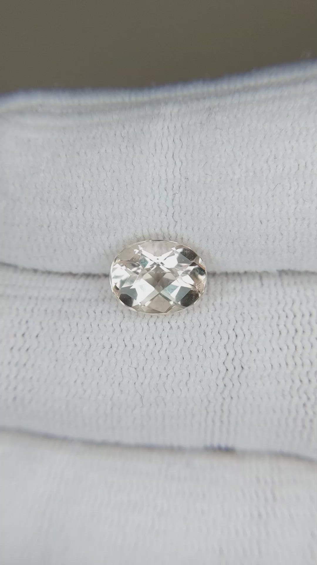 1.98 Ct. Heliodor from Pakistan Size Video