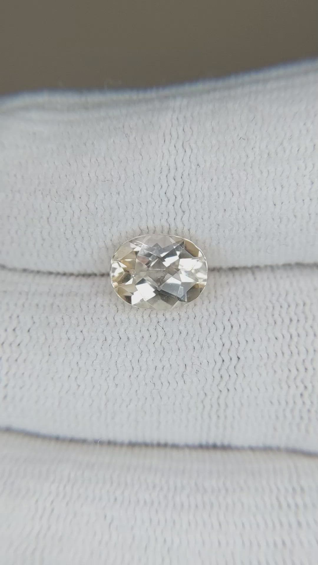 1.79 Ct. Heliodor from Pakistan Size Video