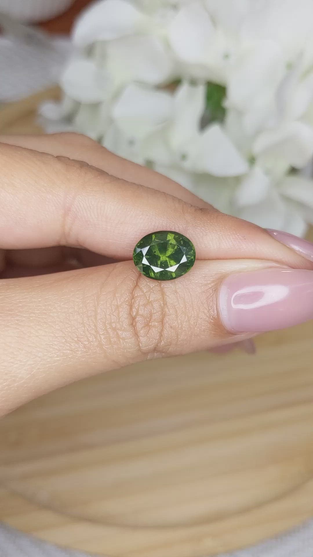 4.32 Ct. Zircon from Ceylon (Sri Lanka) Size Video