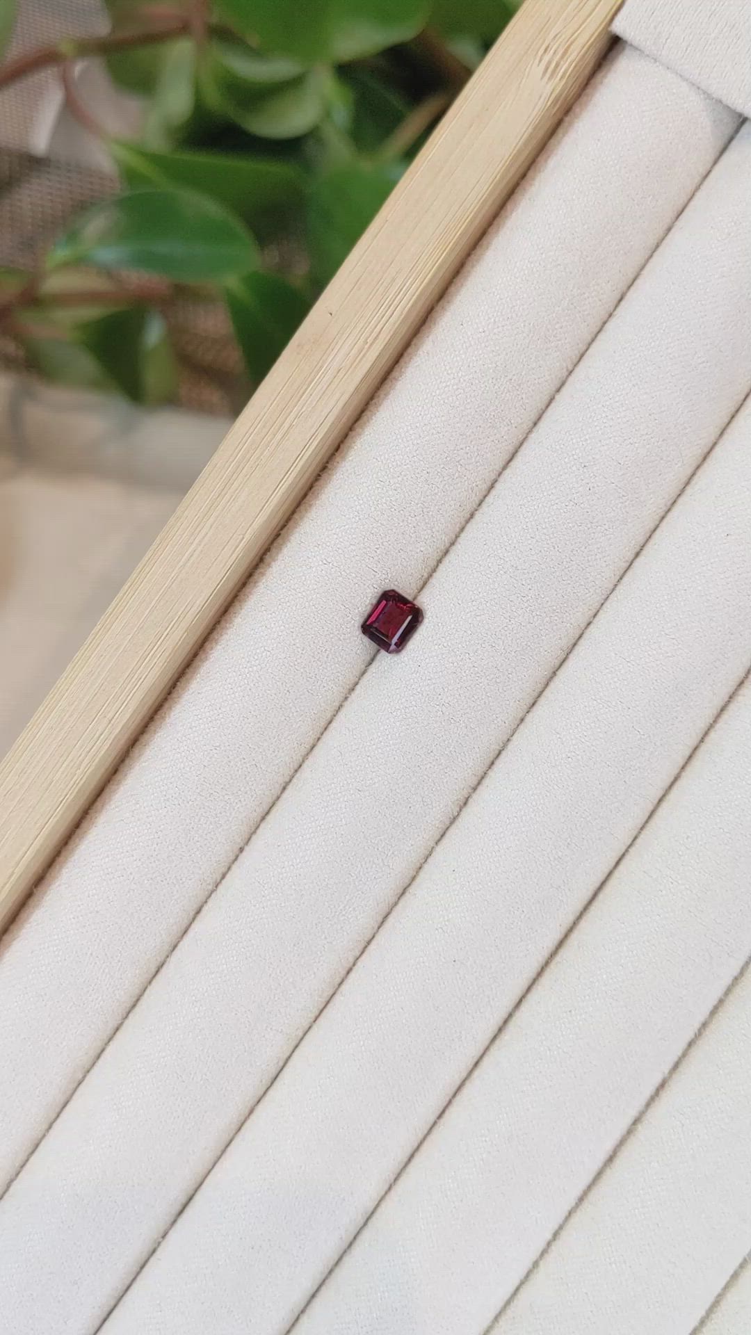 0.90 Ct. Rhodolite Garnet from Tanzania Size Video