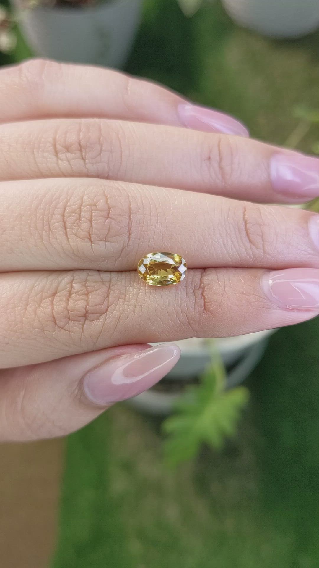 2.35 Ct. Zircon from Ceylon (Sri Lanka) Size Video