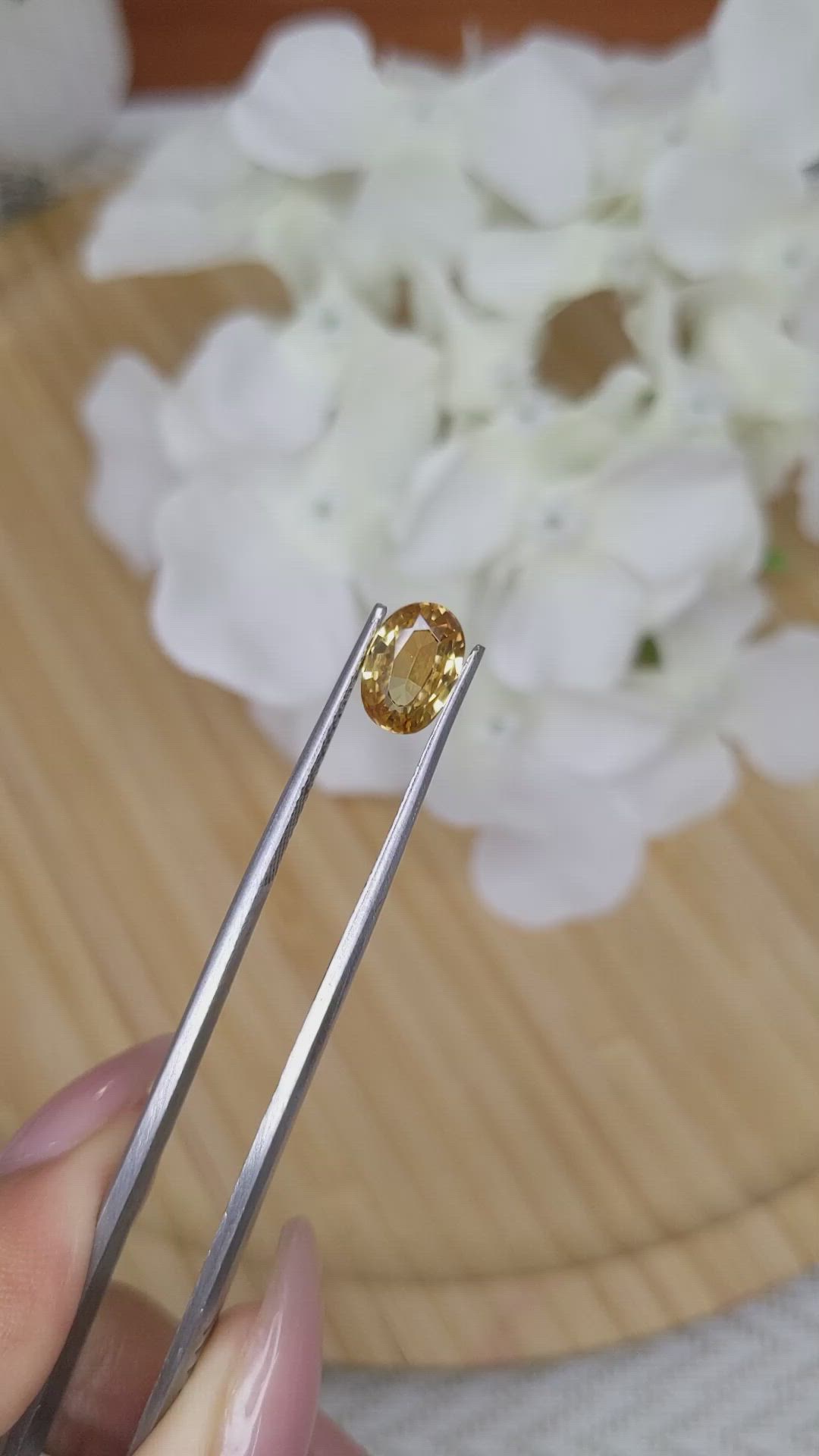 2.35 Ct. Zircon from Ceylon (Sri Lanka) Size Video