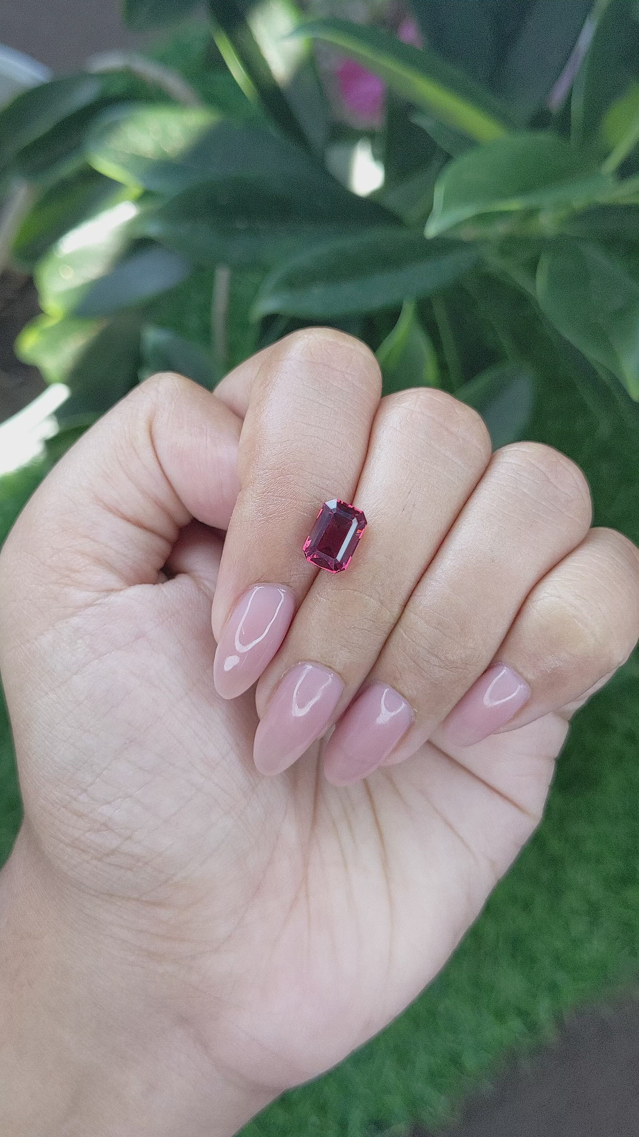 2.82 Ct. Pinkish Red Garnet from Ceylon (Sri Lanka) Size Video