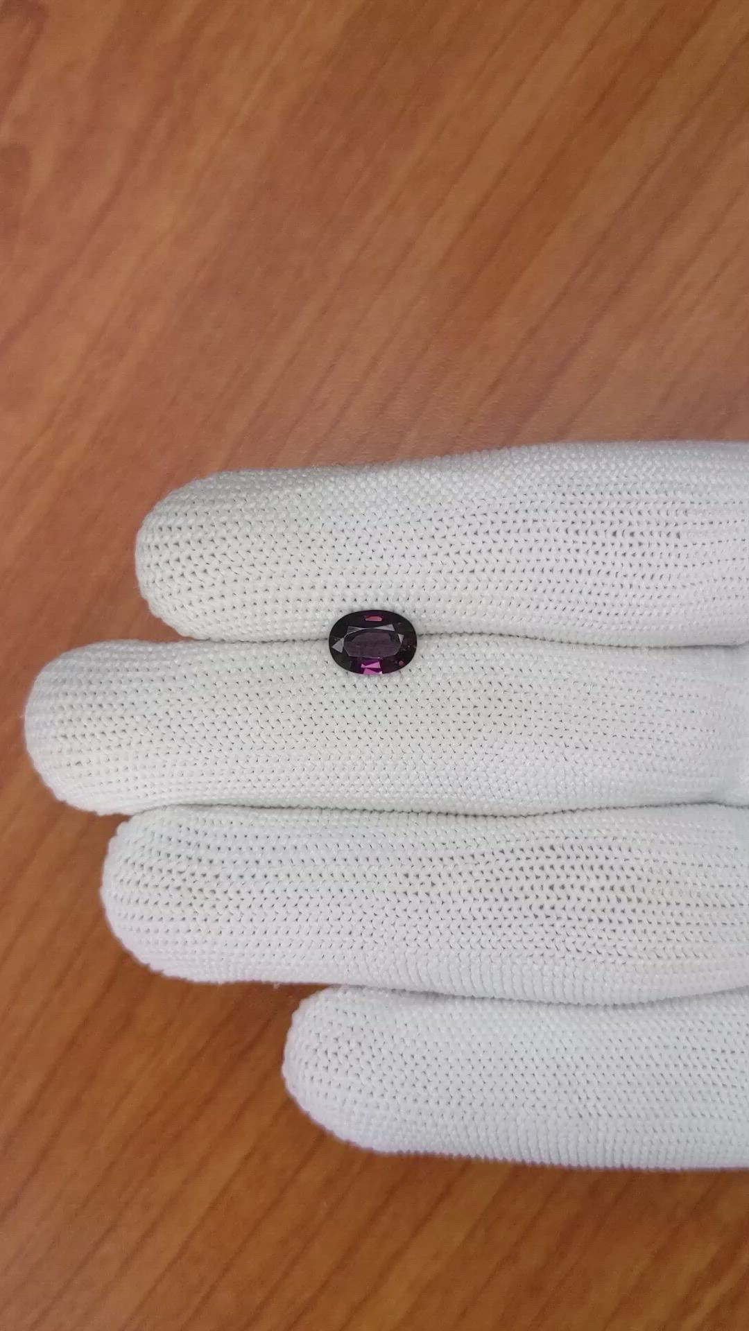 1.28 Ct. Spinel from Ceylon (Sri Lanka) Size Video
