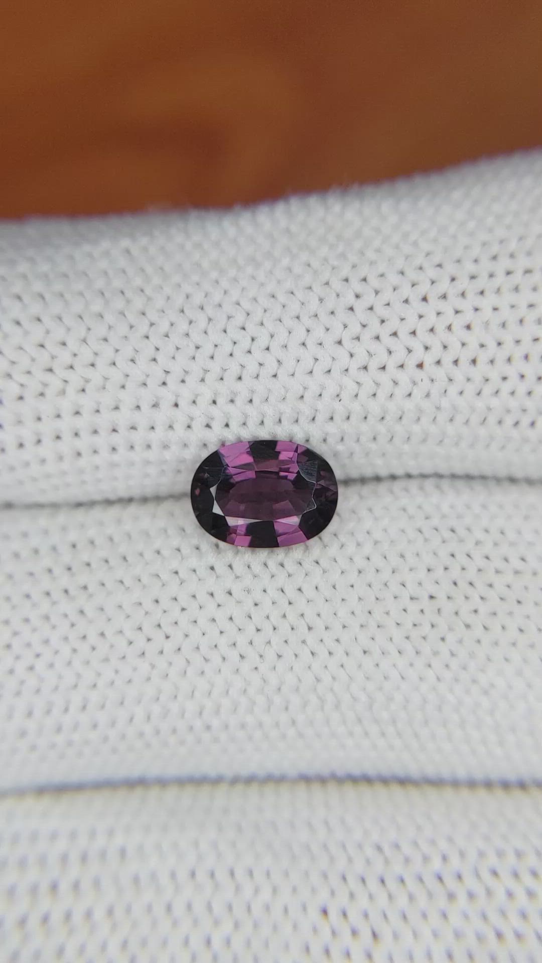 1.28 Ct. Spinel from Ceylon (Sri Lanka) Size Video