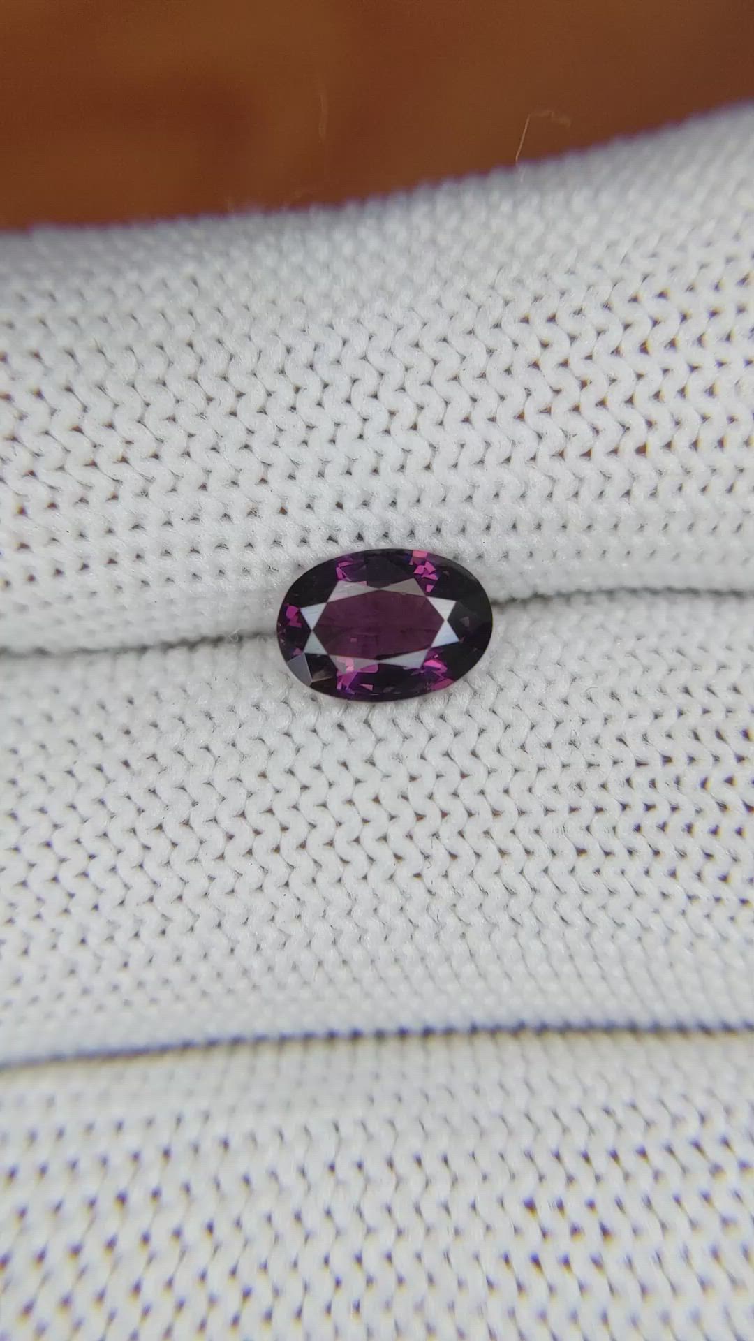 1.23 Ct. Spinel from Ceylon (Sri Lanka) Size Video