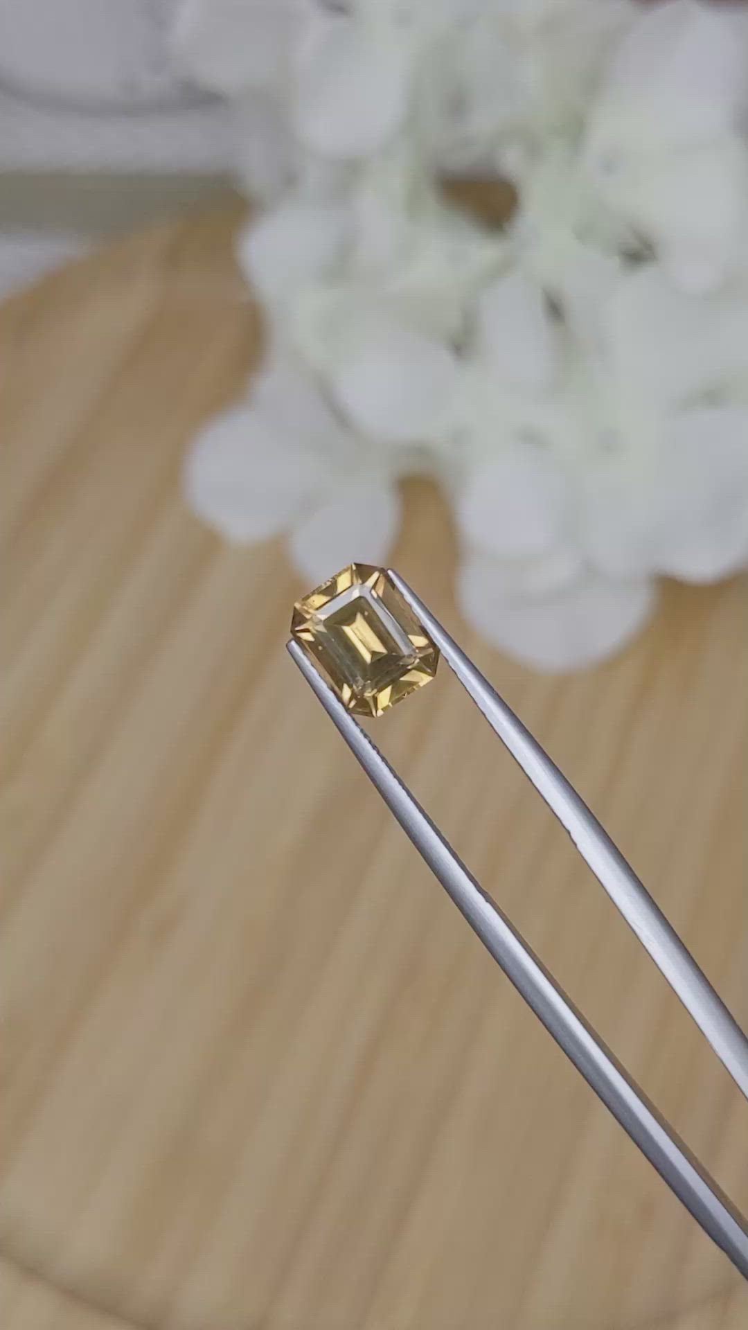 3.01 Ct. Zircon from Ceylon (Sri Lanka) Size Video