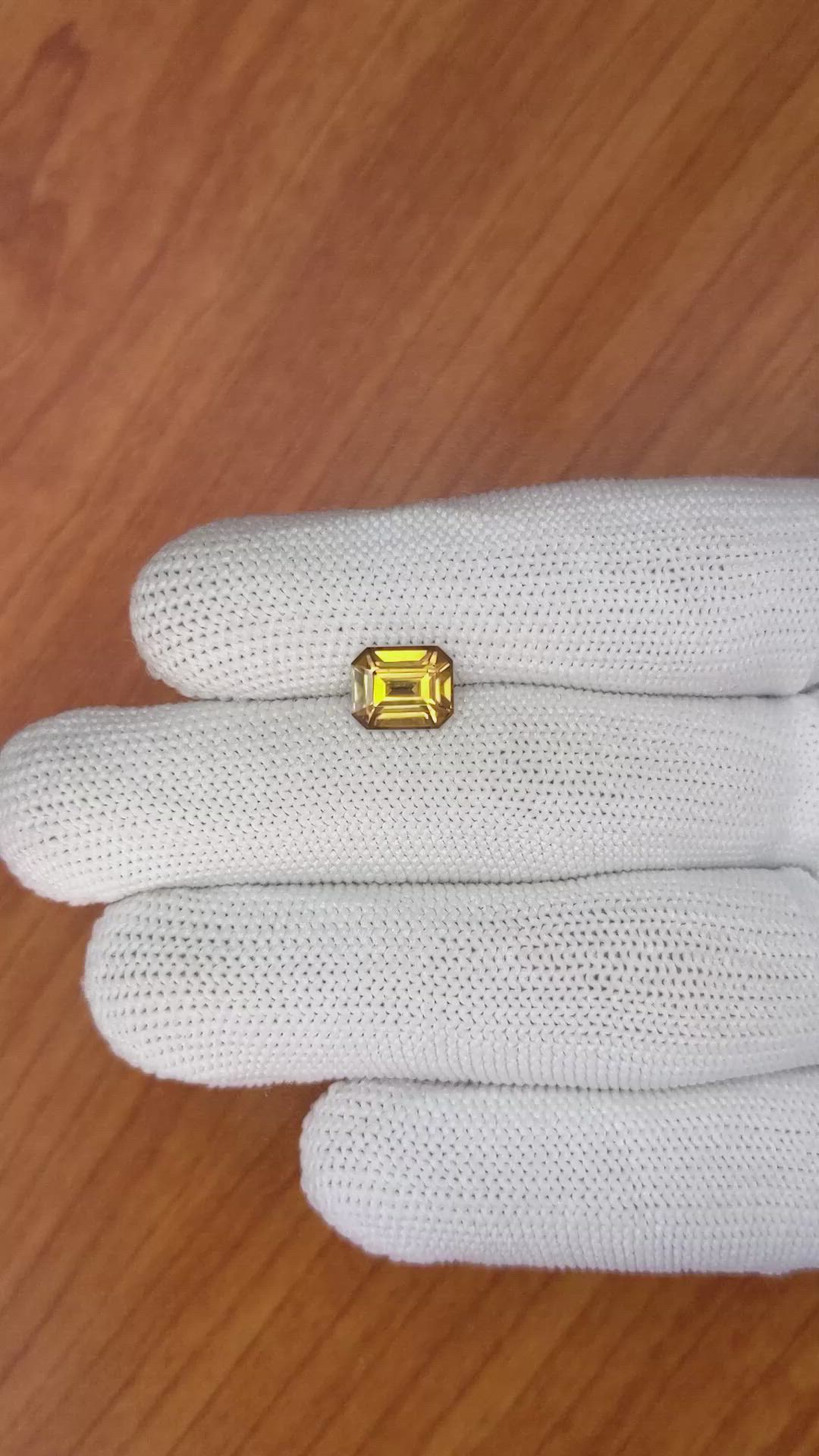 3.01 Ct. Zircon from Ceylon (Sri Lanka) Size Video