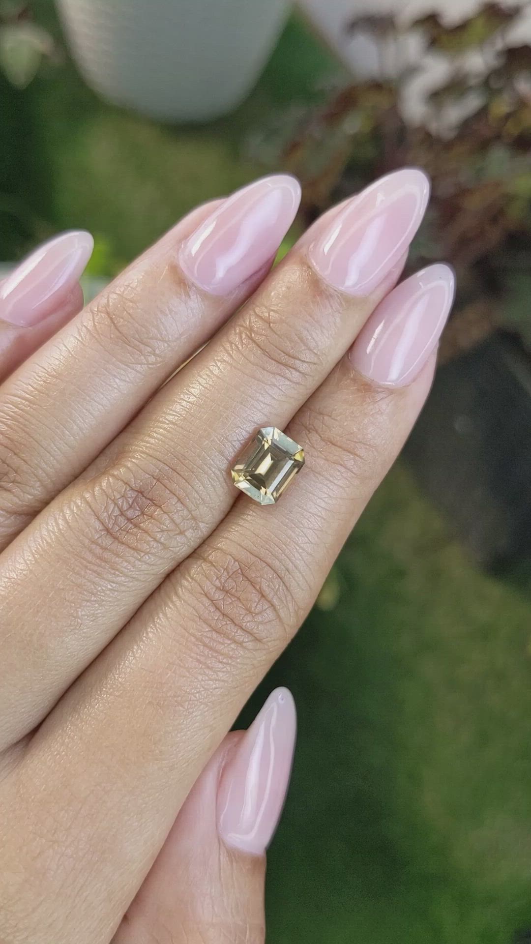 3.01 Ct. Zircon from Ceylon (Sri Lanka) Size Video