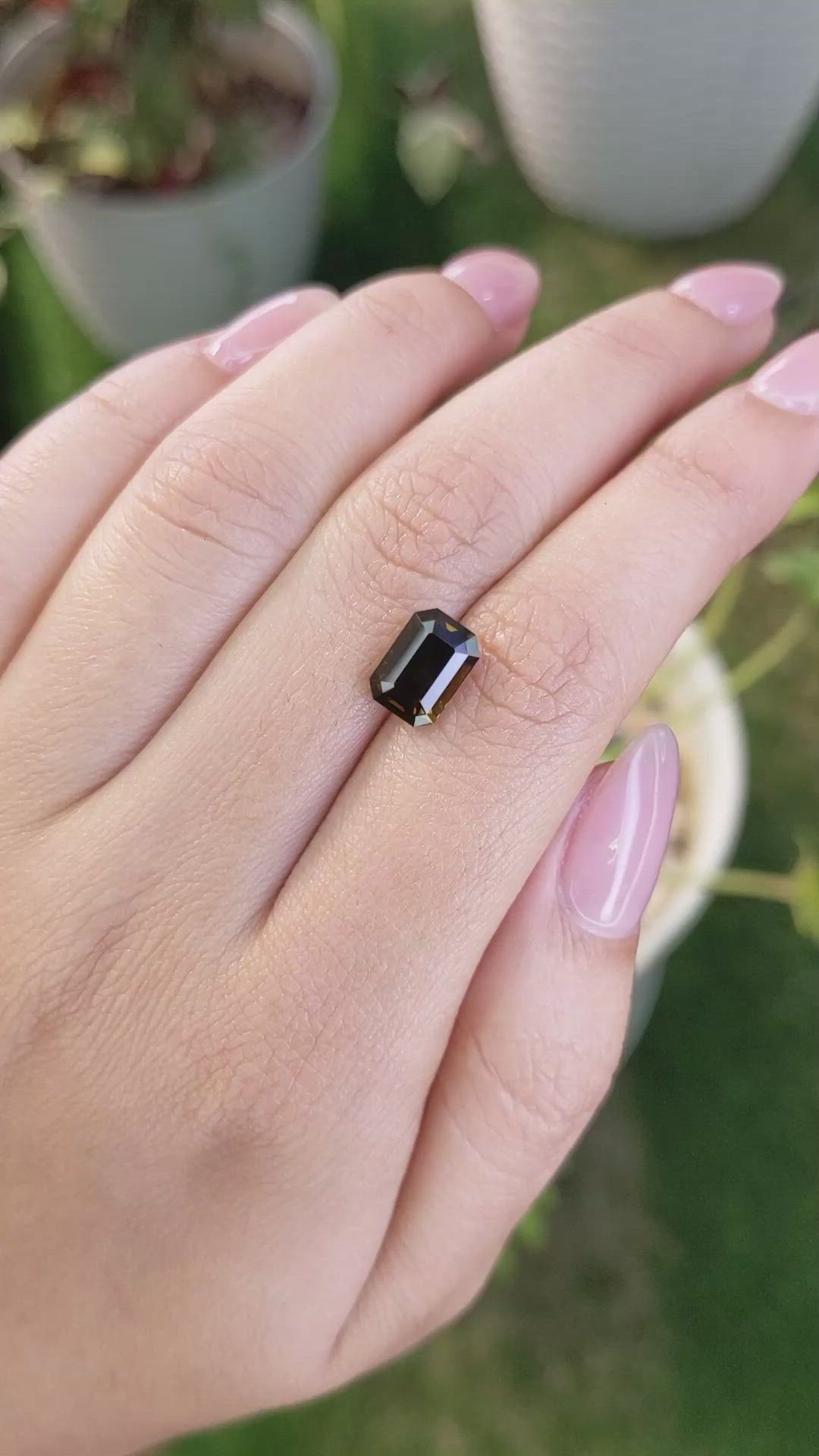 2.63 Ct. Zircon from Ceylon (Sri Lanka) Size Video