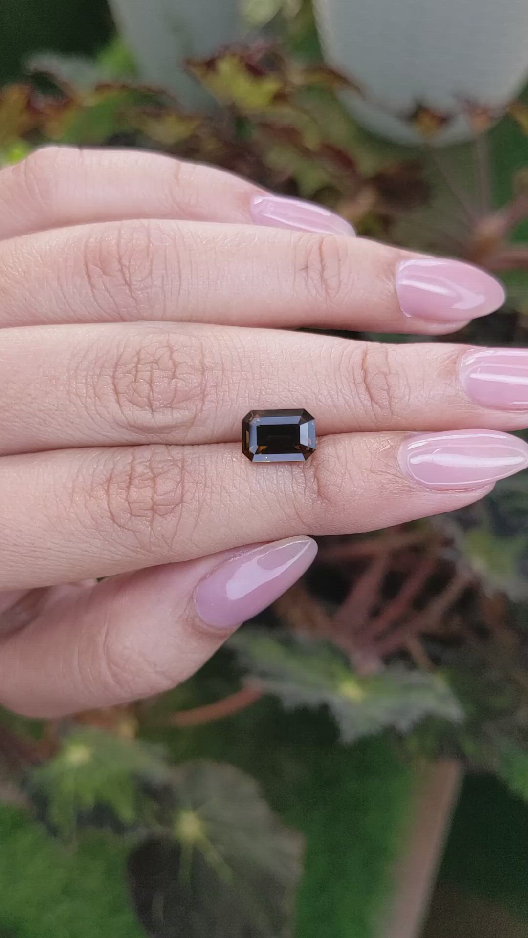 2.63 Ct. Zircon from Ceylon (Sri Lanka) Size Video