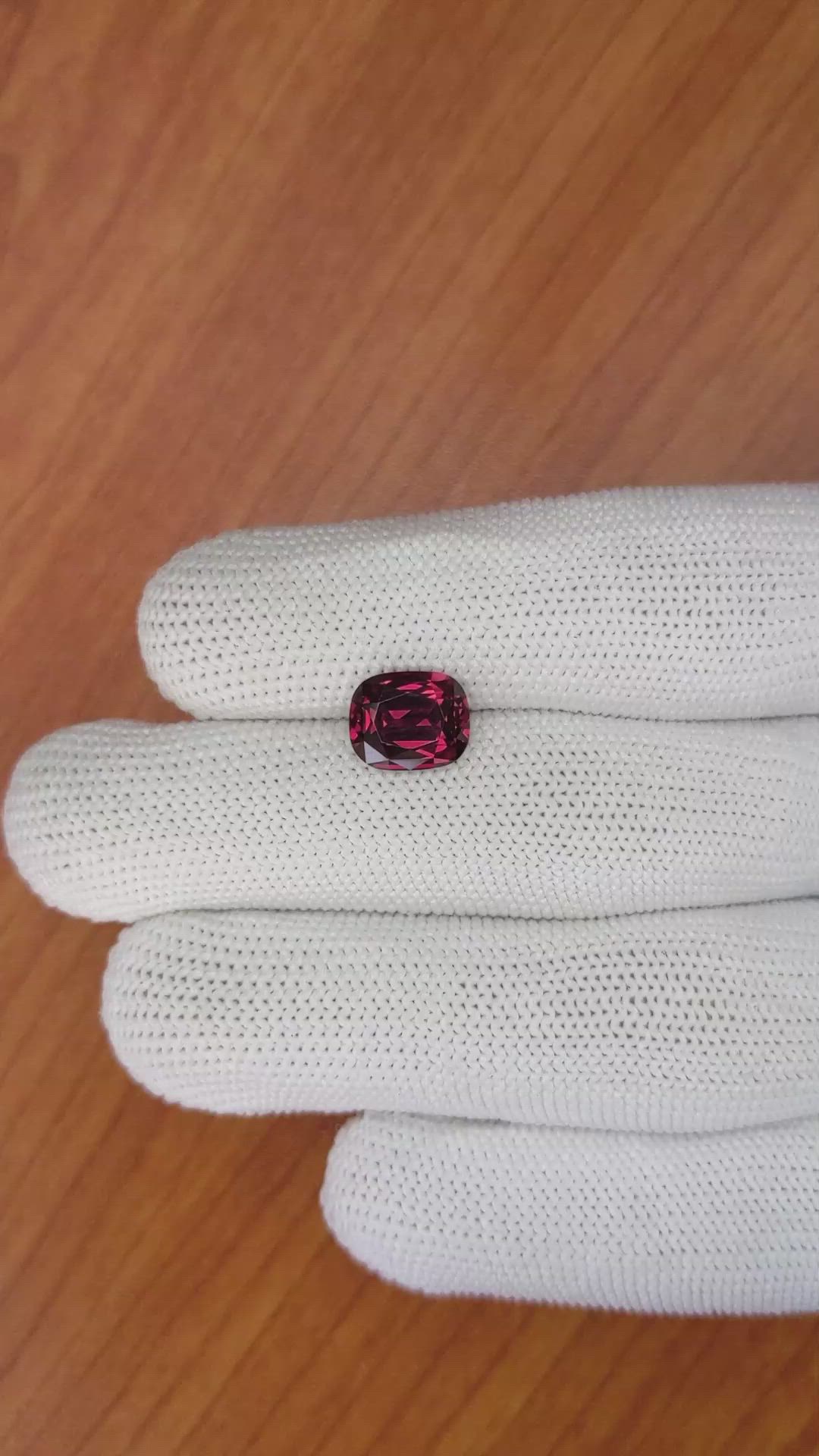 4.11 Ct. Rhodolite Garnet from Ceylon (Sri Lanka) Size Video