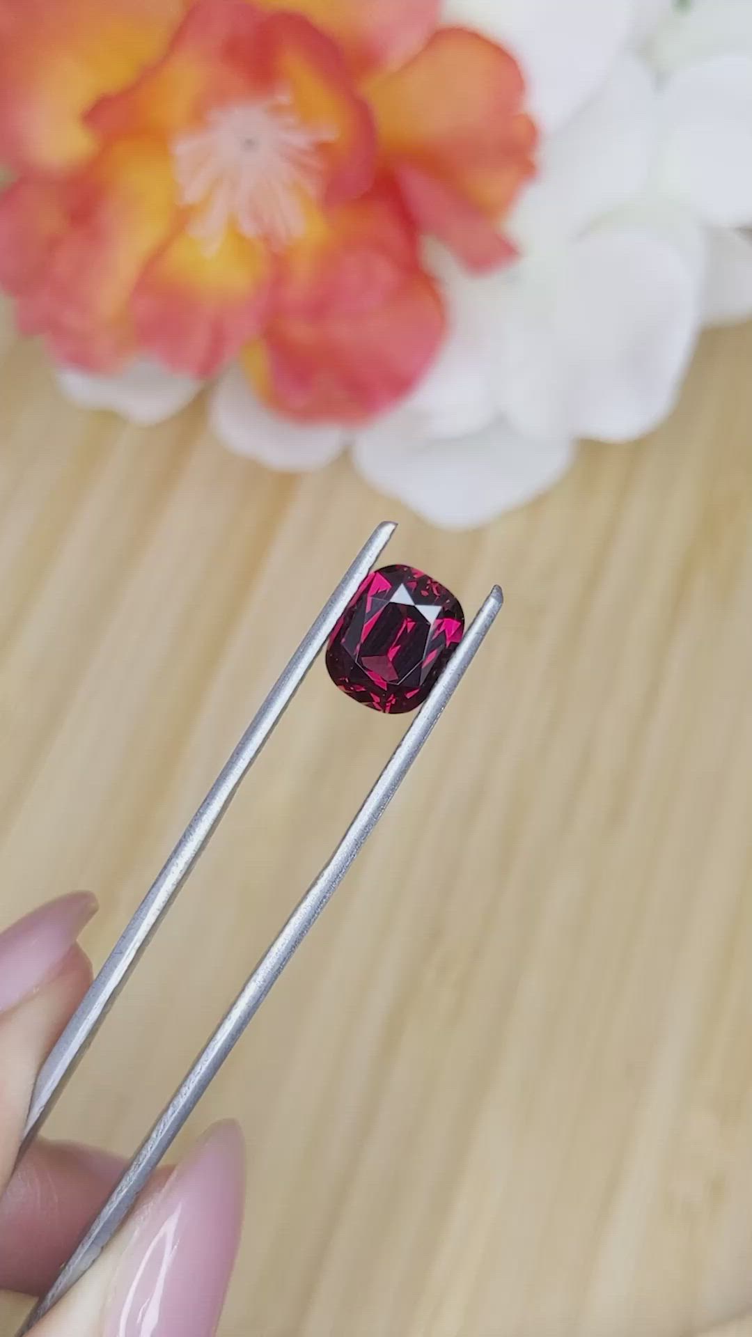 4.11 Ct. Rhodolite Garnet from Ceylon (Sri Lanka) Size Video