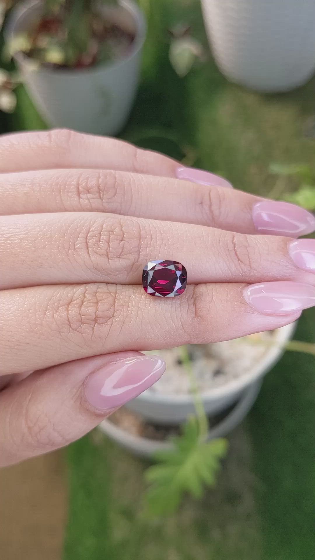 4.11 Ct. Rhodolite Garnet from Ceylon (Sri Lanka) Size Video