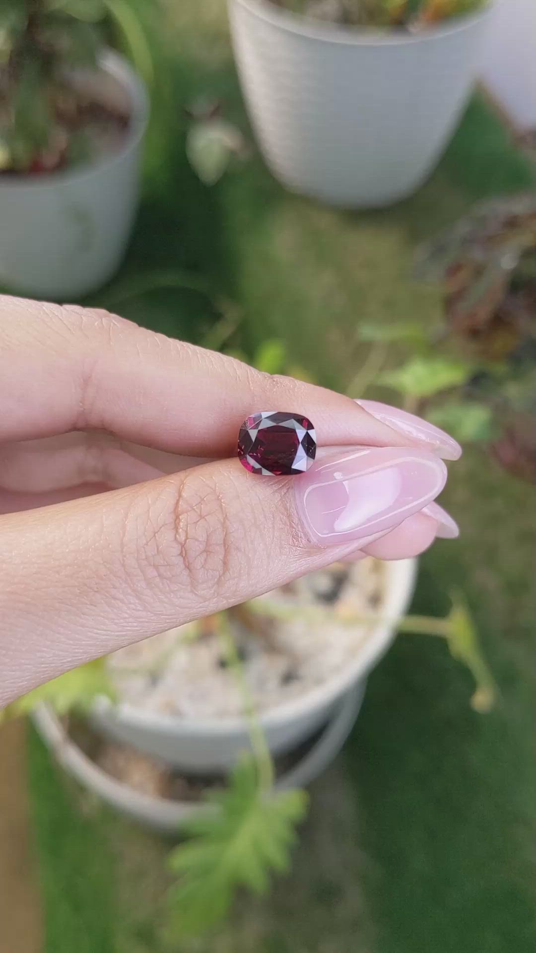 4.11 Ct. Rhodolite Garnet from Ceylon (Sri Lanka) Size Video