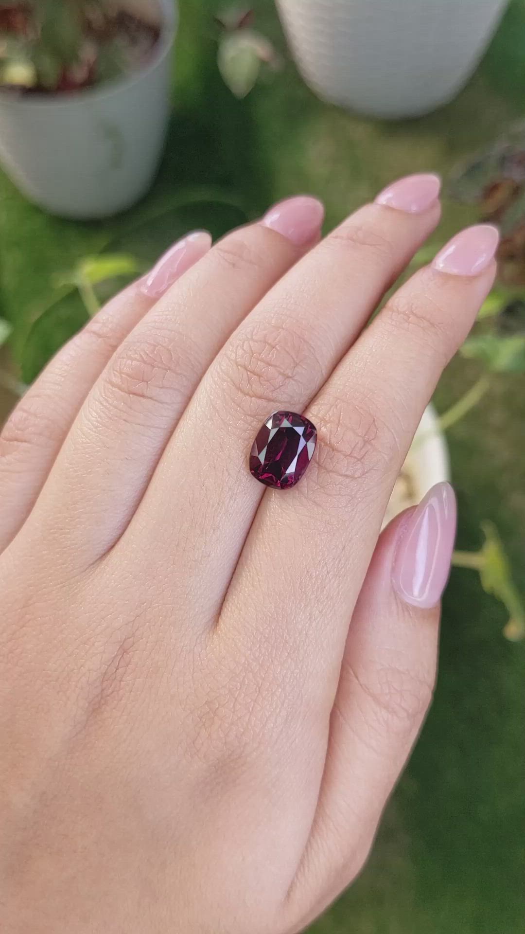 5.29 Ct. Rhodolite Garnet from Ceylon (Sri Lanka) Size Video
