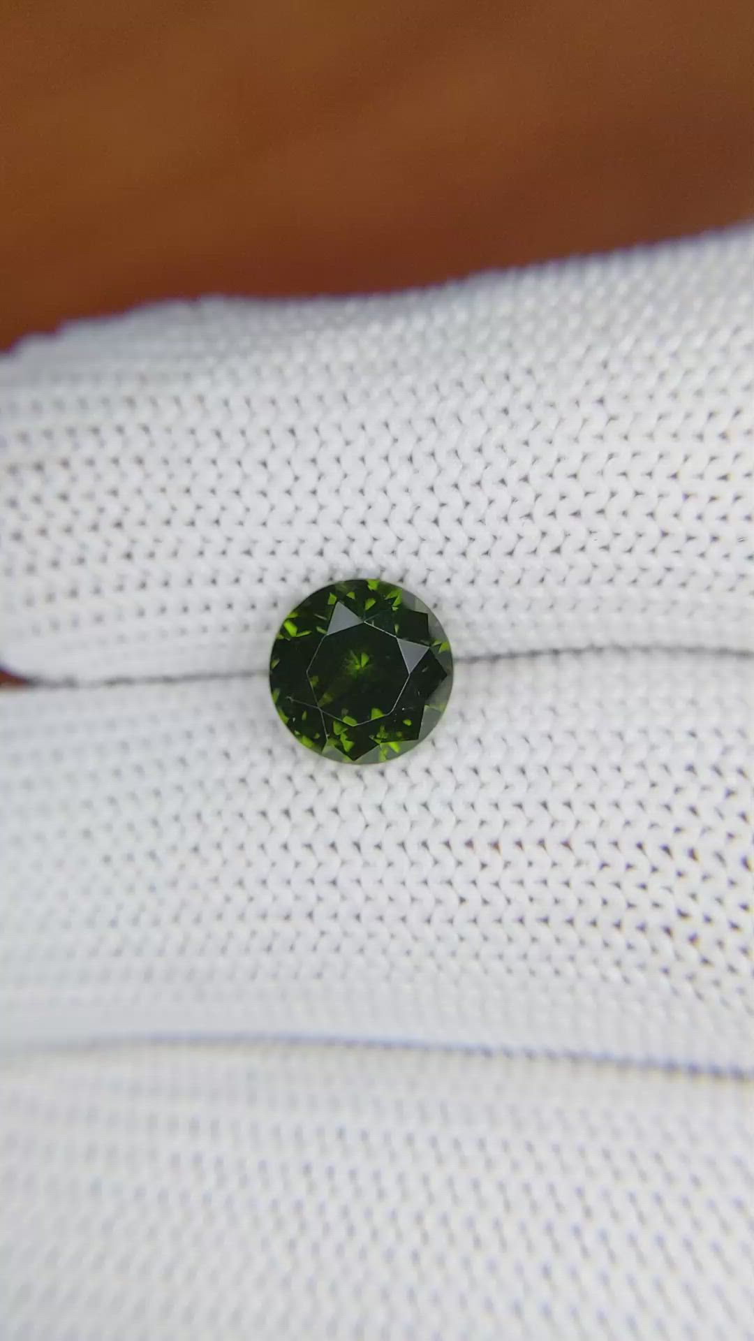 2.13 Ct. Zircon from Ceylon (Sri Lanka) Size Video