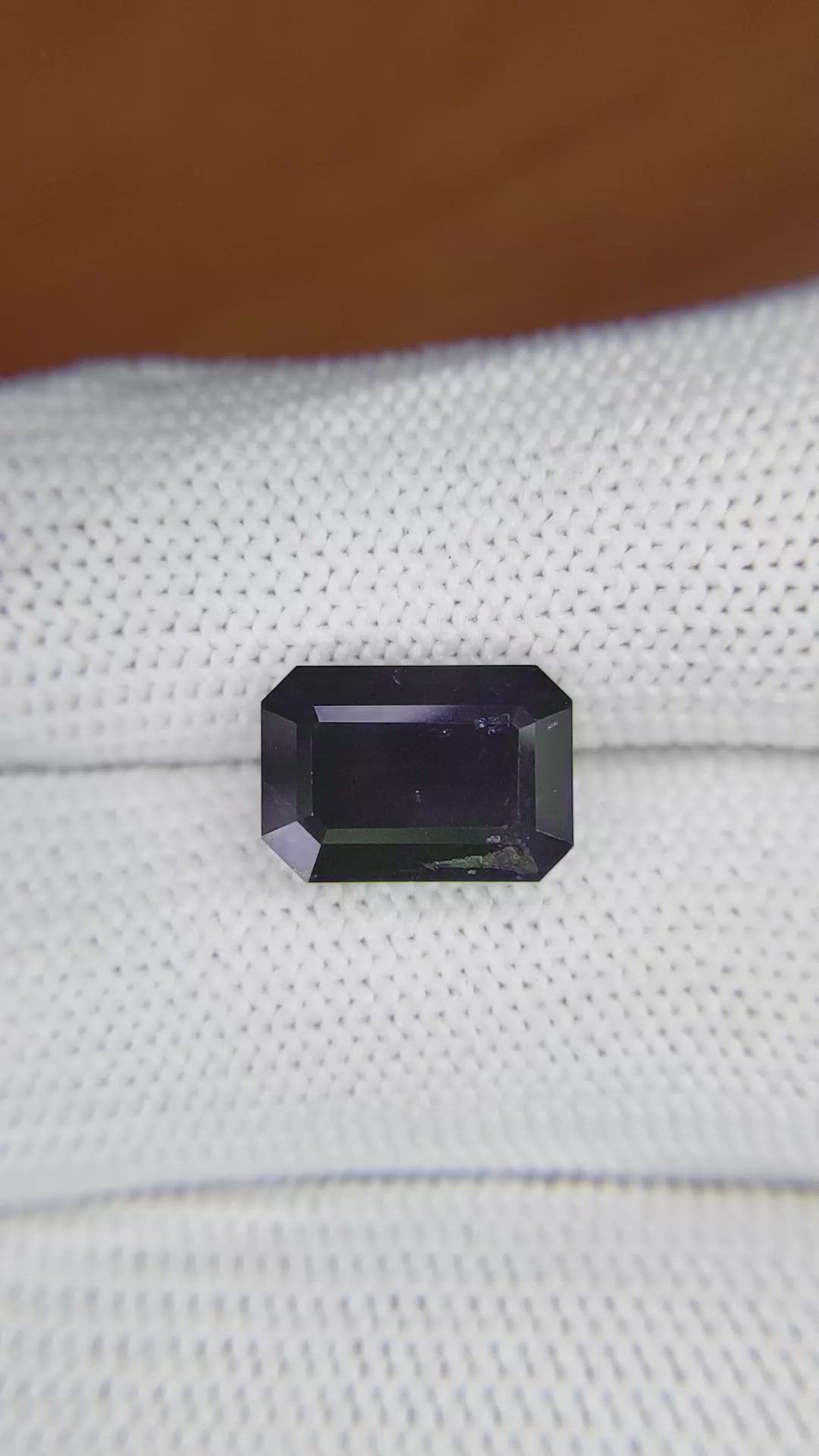 5.50 Ct. Spinel from Ceylon (Sri Lanka) Size Video