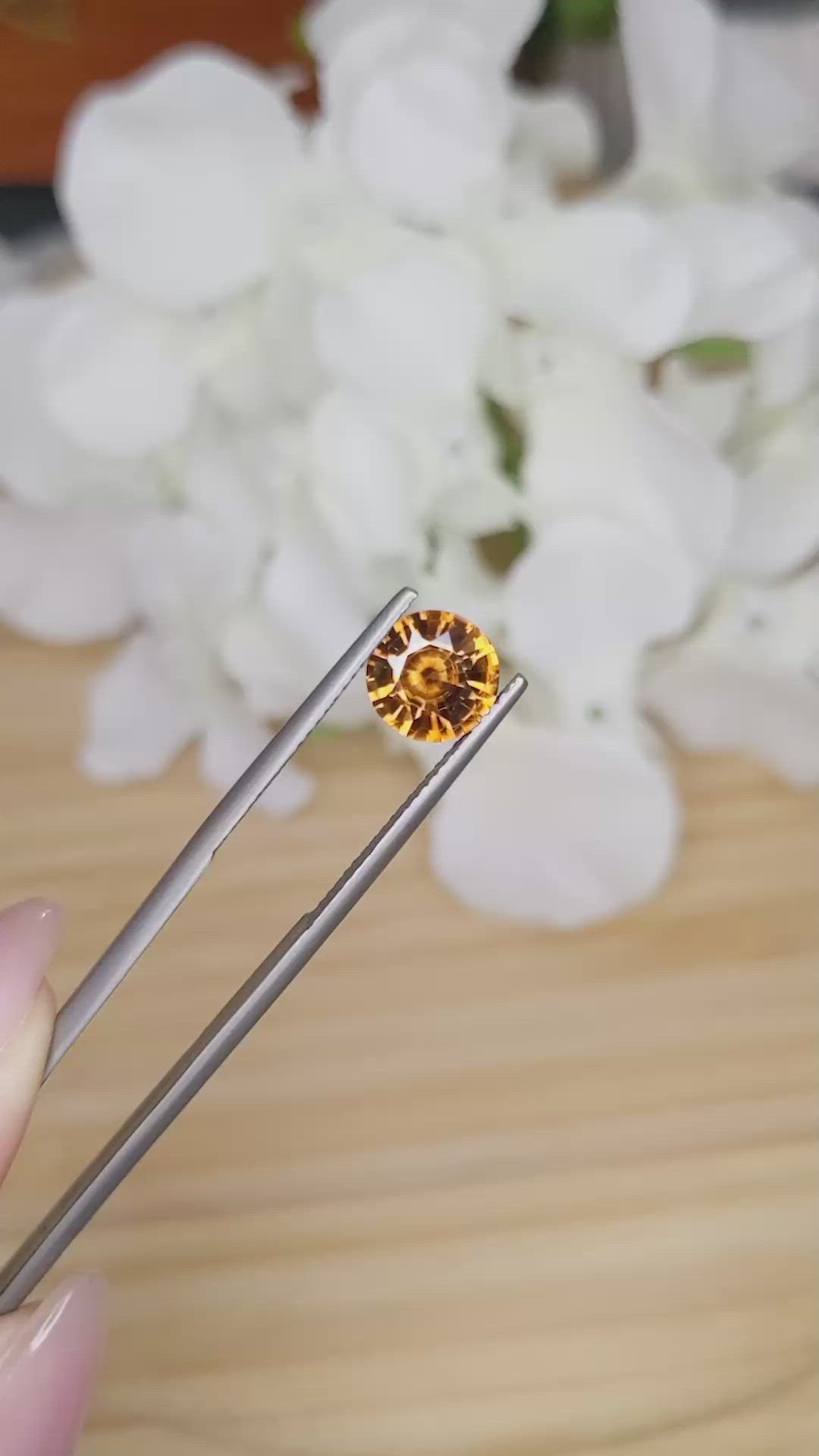 2.50 Ct. Zircon from Ceylon (Sri Lanka) Size Video