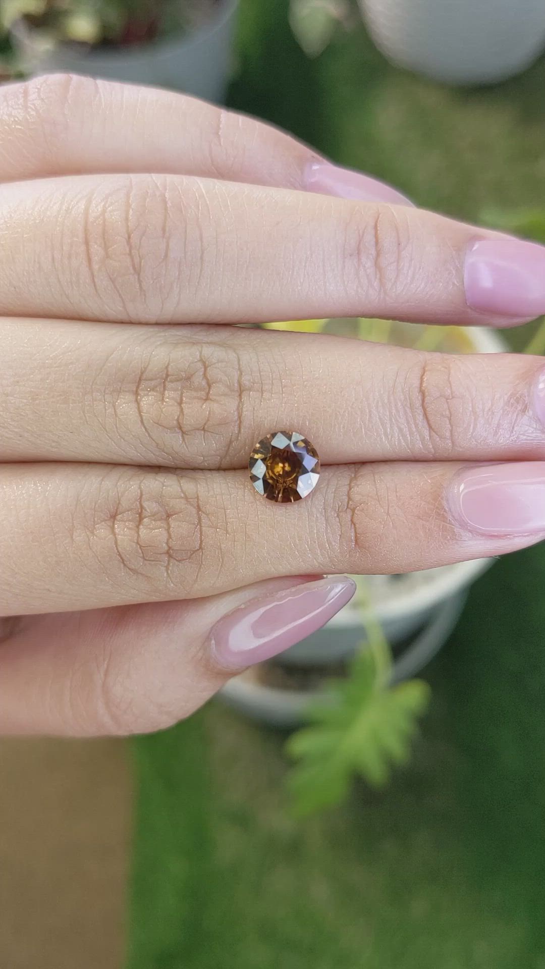 2.50 Ct. Zircon from Ceylon (Sri Lanka) Size Video