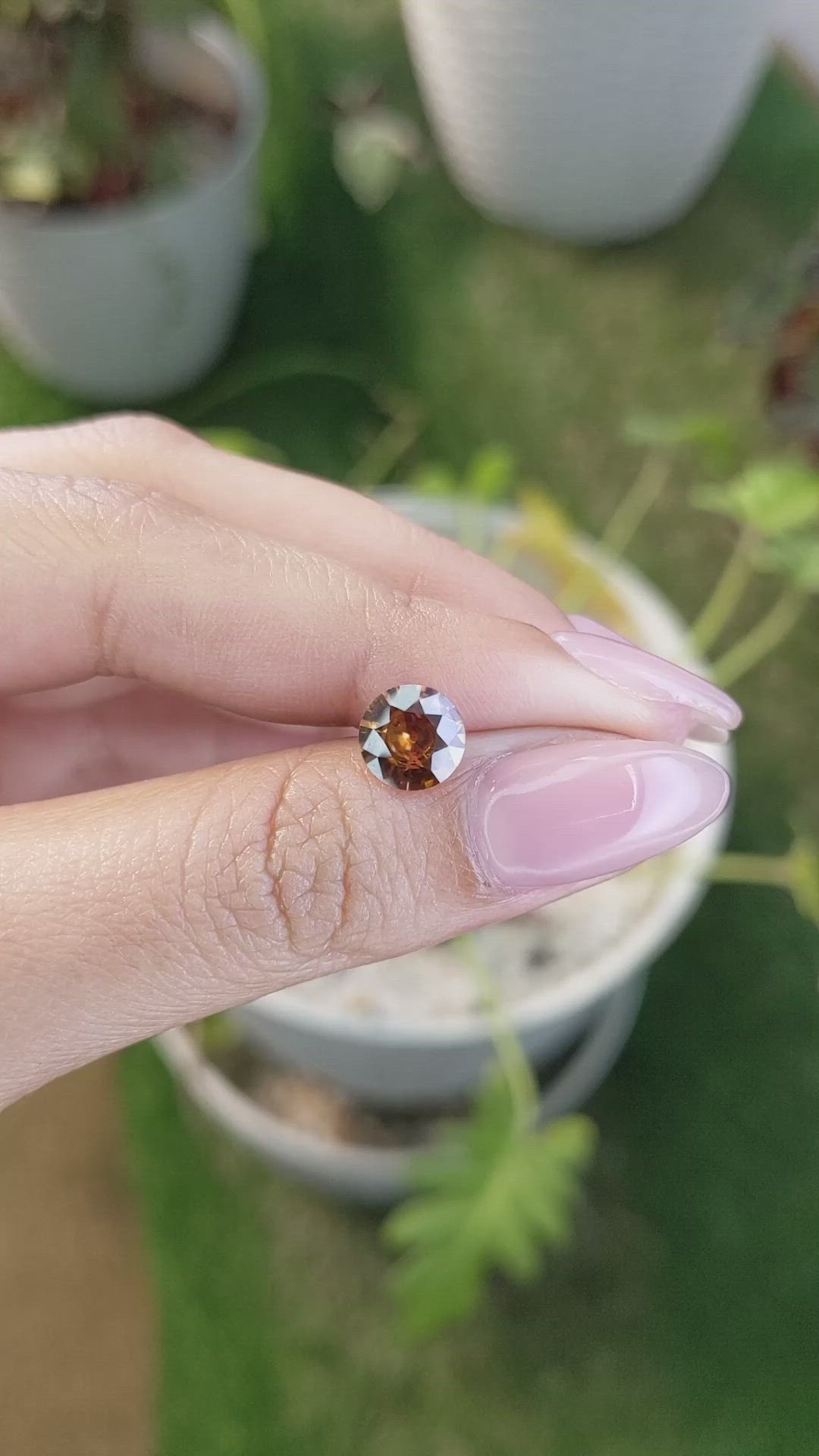 2.50 Ct. Zircon from Ceylon (Sri Lanka) Size Video