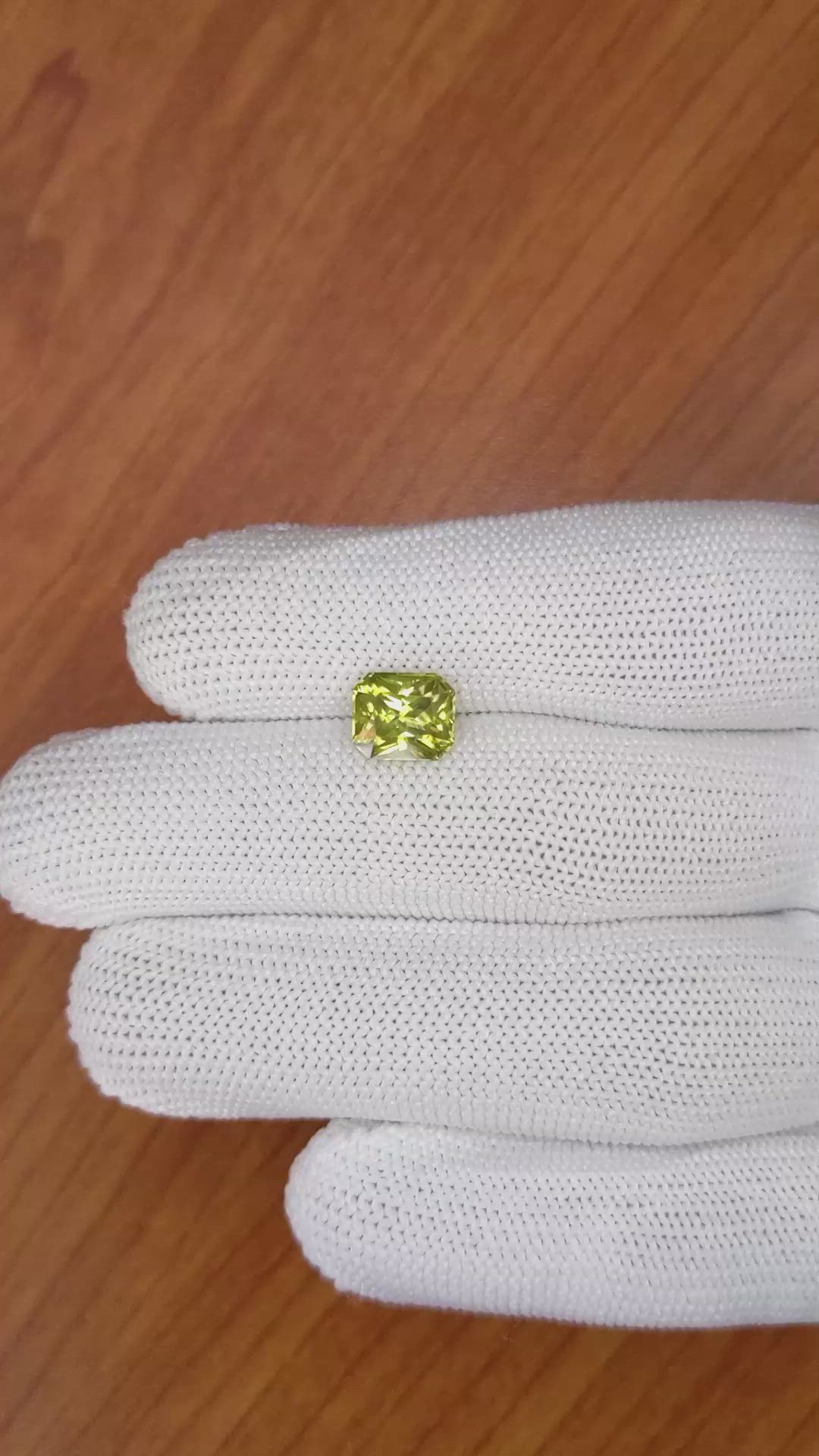 3.26 Ct. Zircon from Ceylon (Sri Lanka) Size Video
