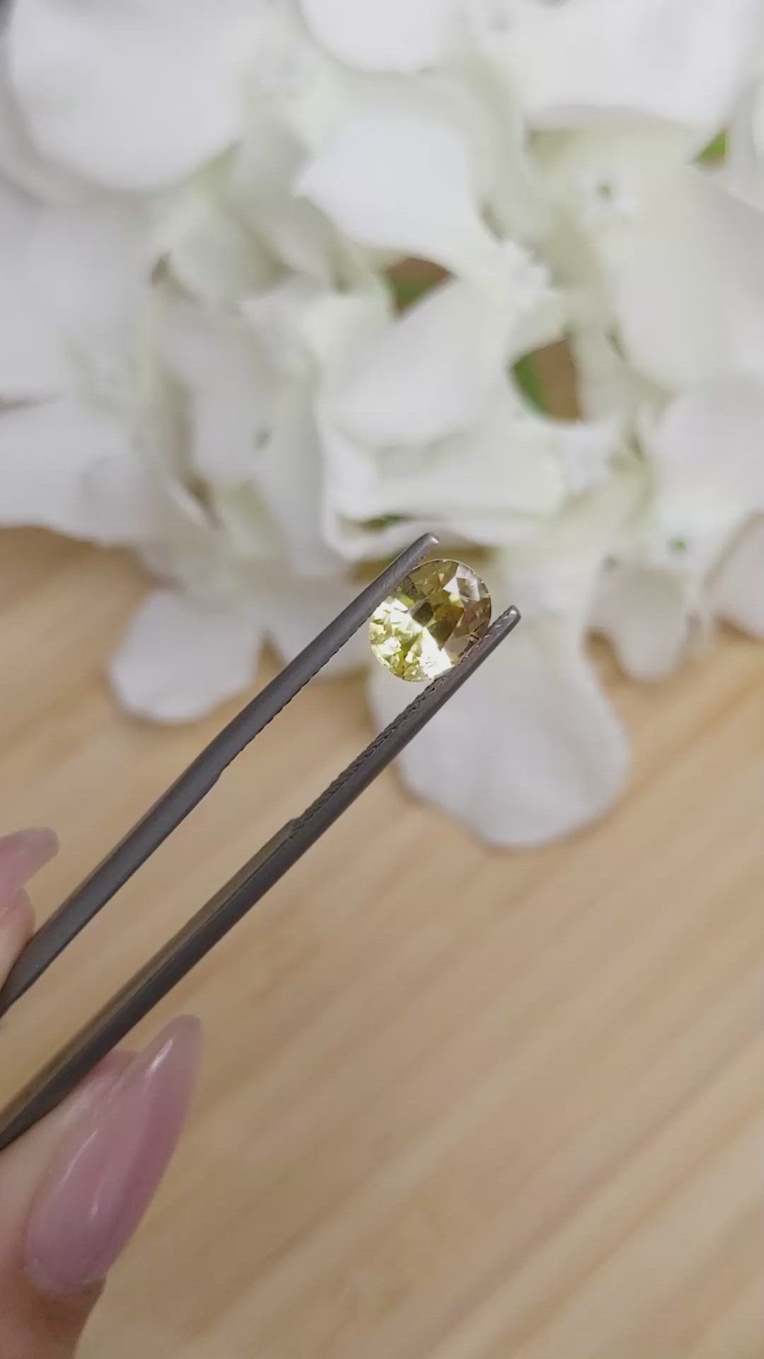2.21 Ct. Zircon from Ceylon (Sri Lanka) Size Video