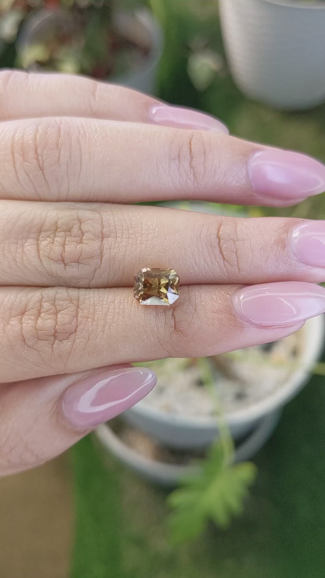 3.50 Ct. Zircon from Ceylon (Sri Lanka) Size Video