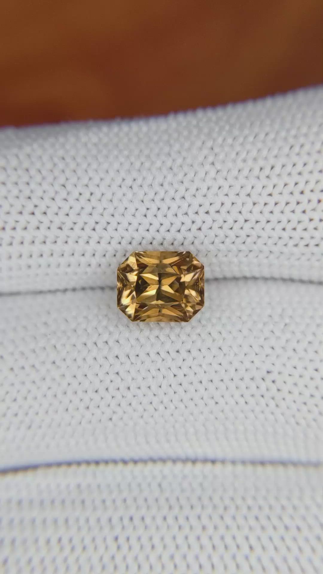 3.50 Ct. Zircon from Ceylon (Sri Lanka) Size Video