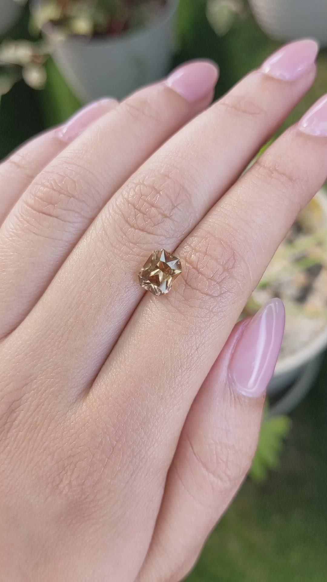 3.50 Ct. Zircon from Ceylon (Sri Lanka) Size Video