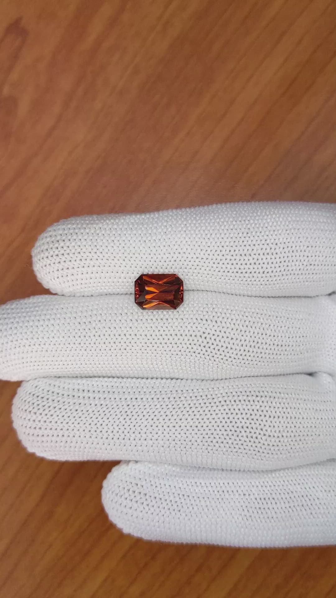 3.72 Ct. Zircon from Ceylon (Sri Lanka) Size Video