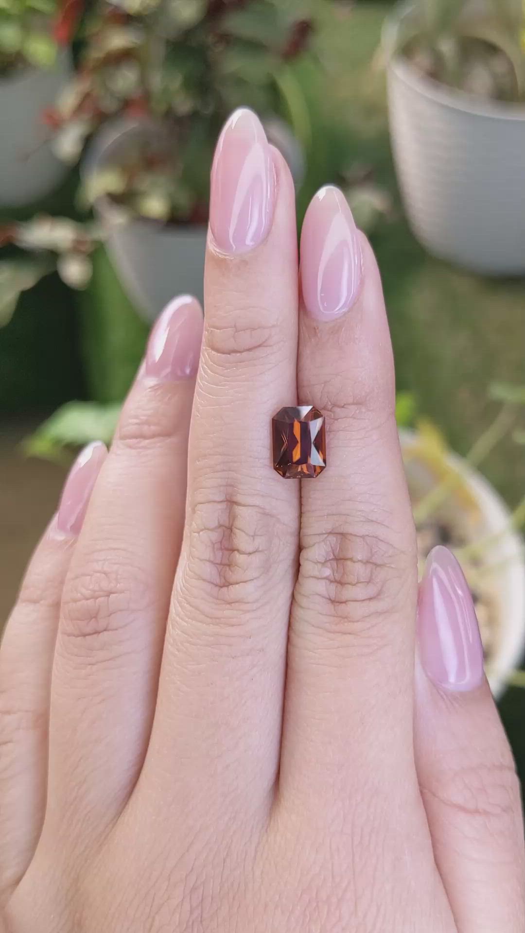 3.72 Ct. Zircon from Ceylon (Sri Lanka) Size Video