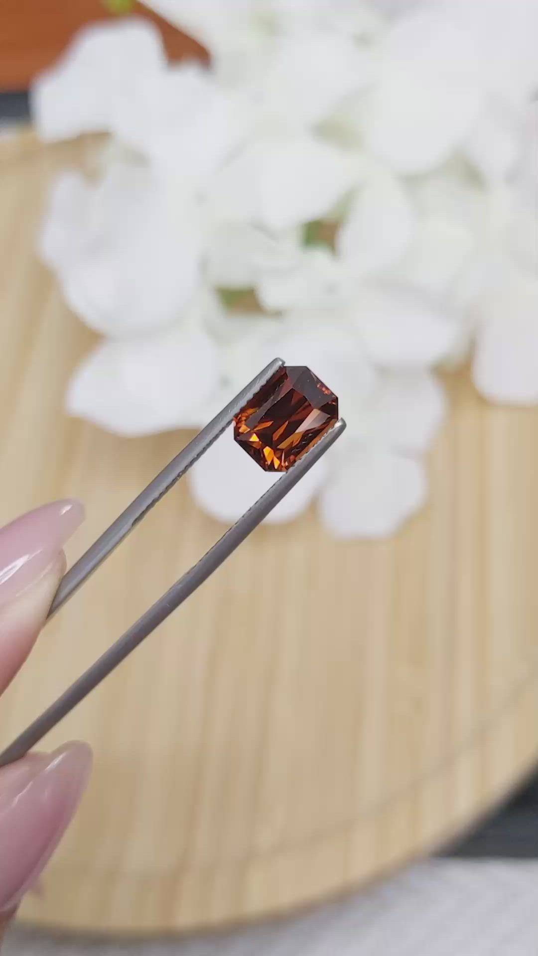 3.72 Ct. Zircon from Ceylon (Sri Lanka) Size Video