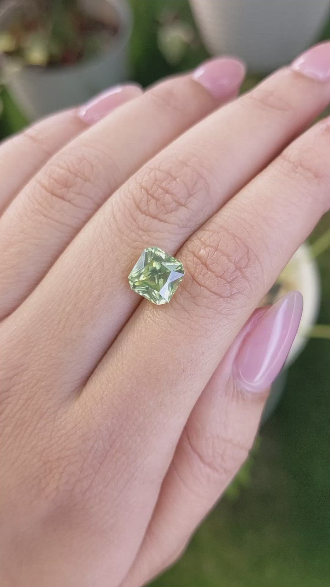 4.06 Ct. Zircon from Ceylon (Sri Lanka) Size Video