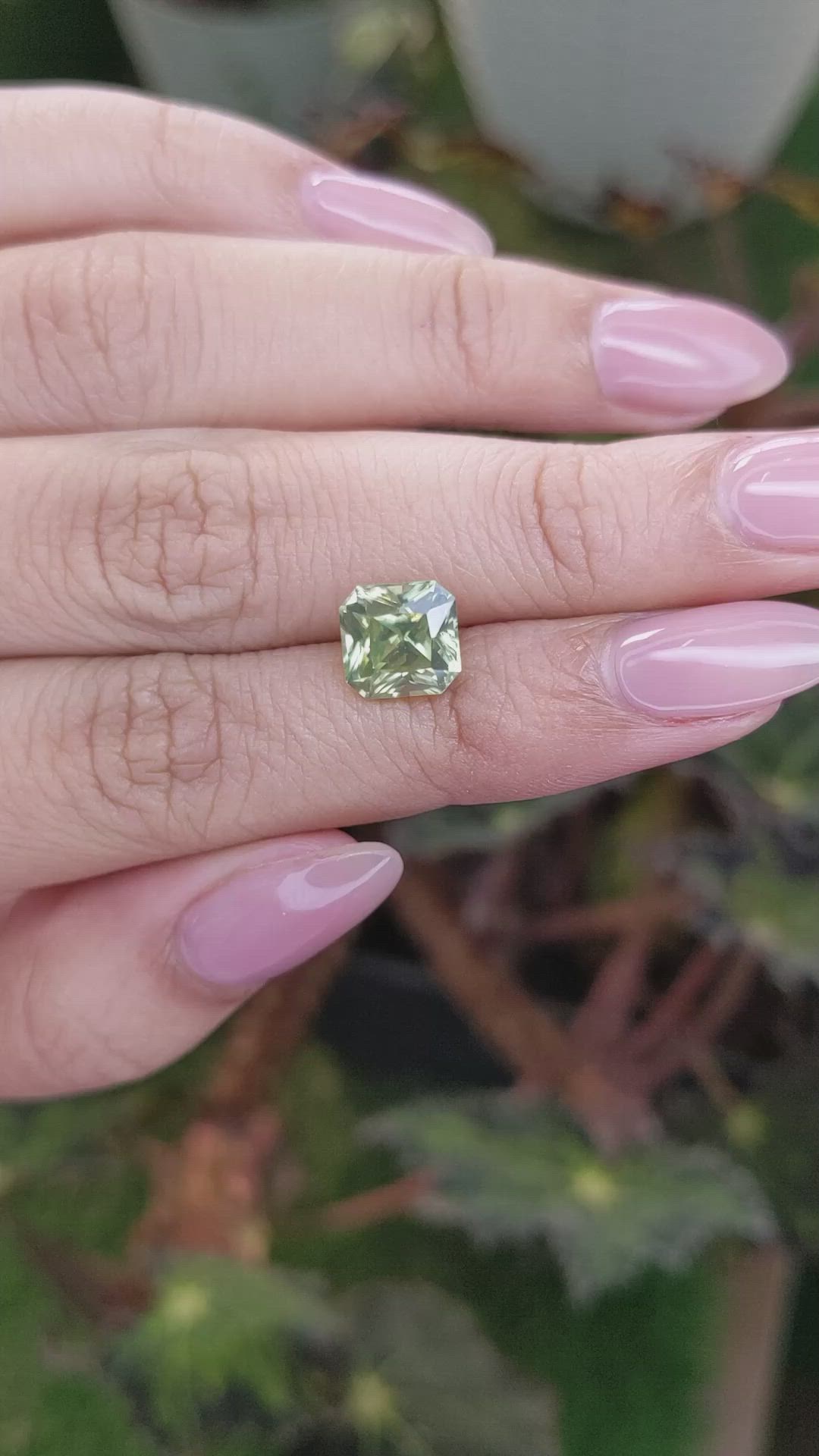 4.06 Ct. Zircon from Ceylon (Sri Lanka) Size Video