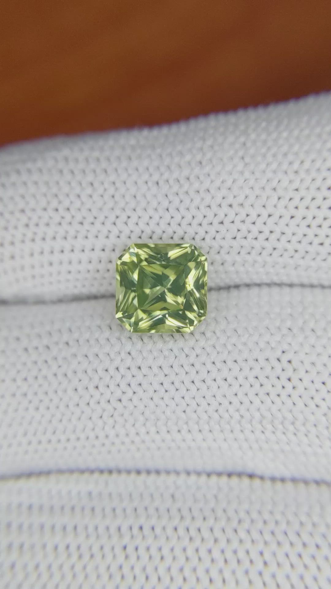4.06 Ct. Zircon from Ceylon (Sri Lanka) Size Video