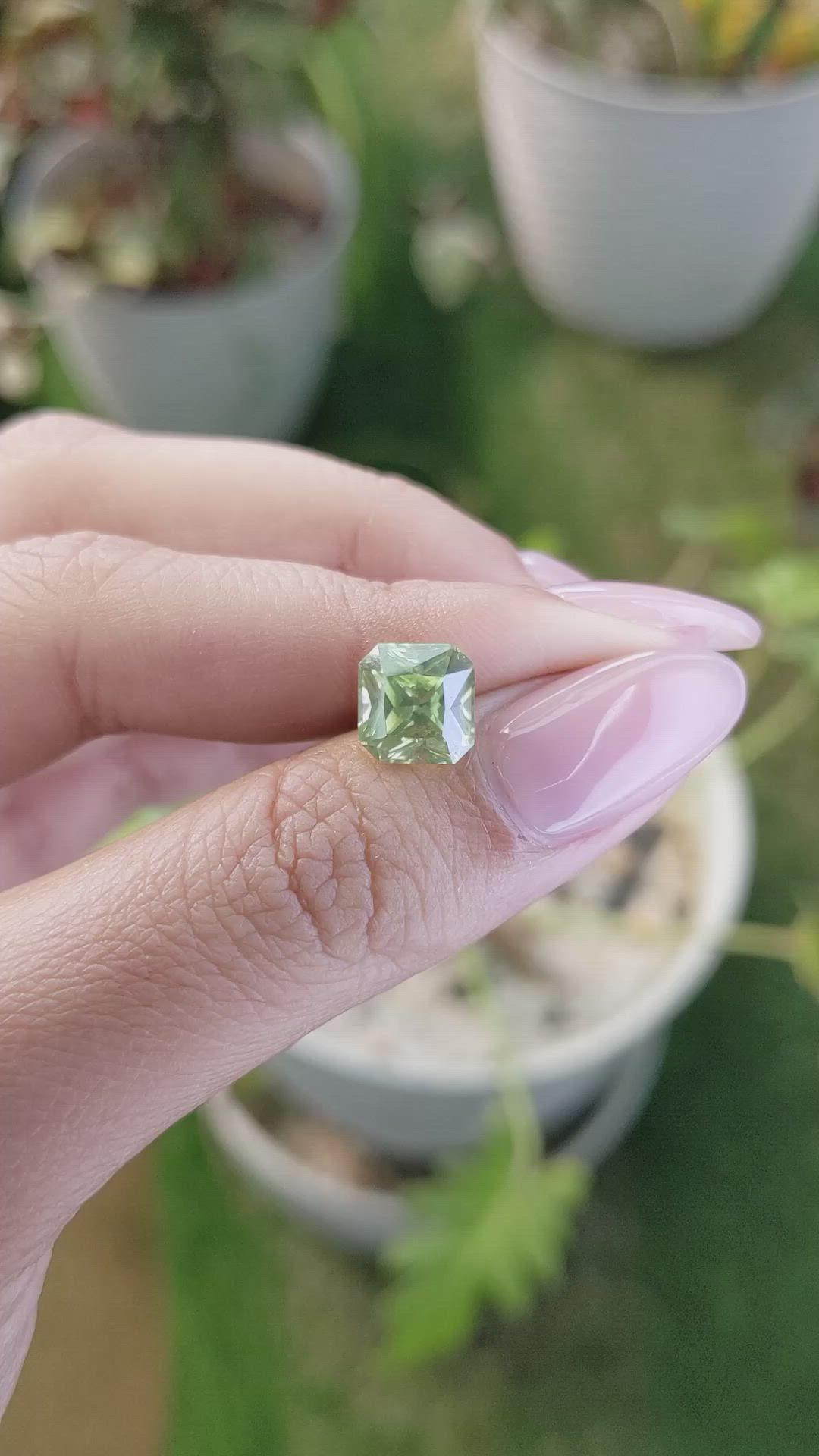 4.06 Ct. Zircon from Ceylon (Sri Lanka) Size Video