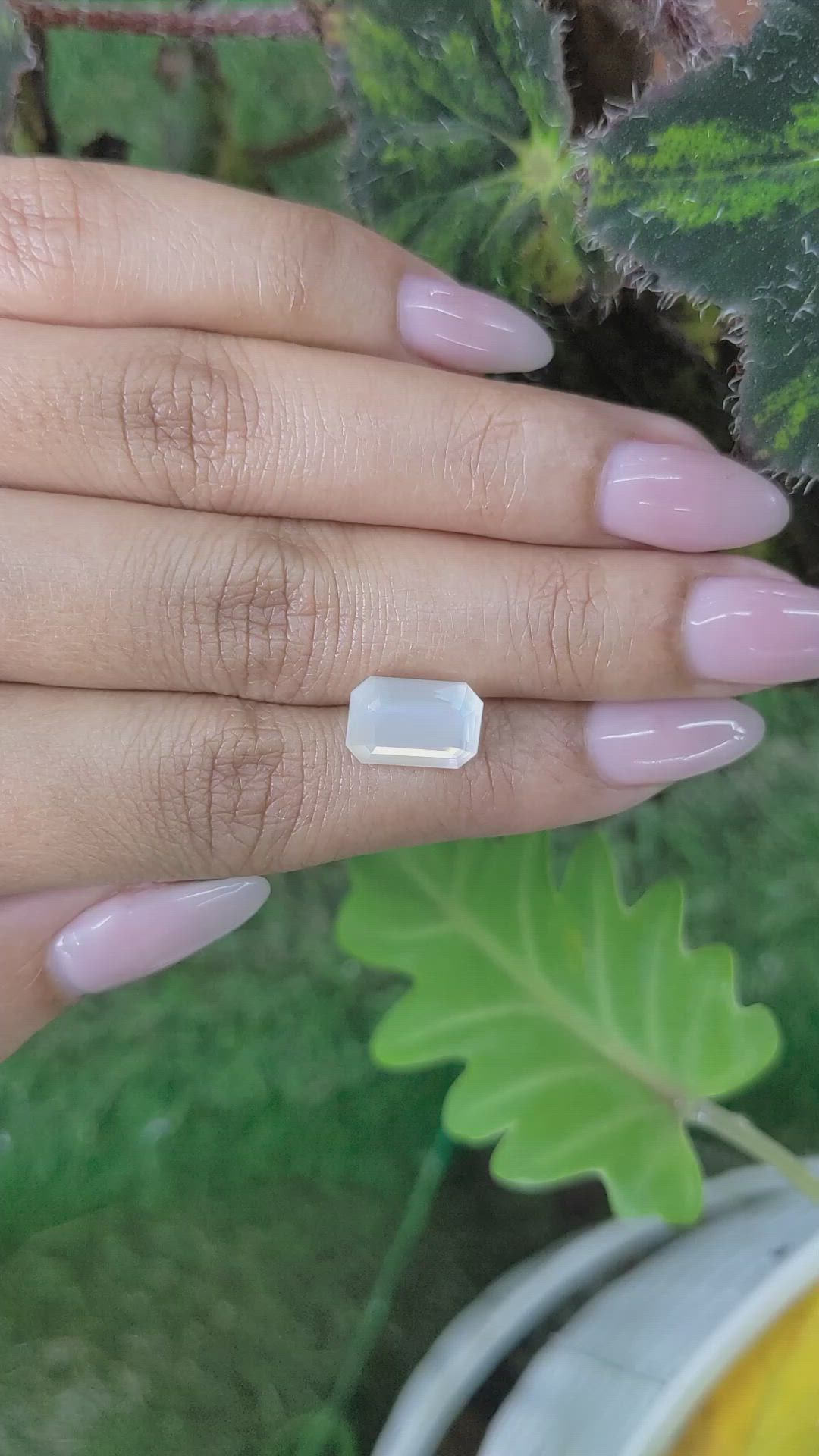 4.51 Ct. Moonstone from Ceylon (Sri Lanka) Size Video