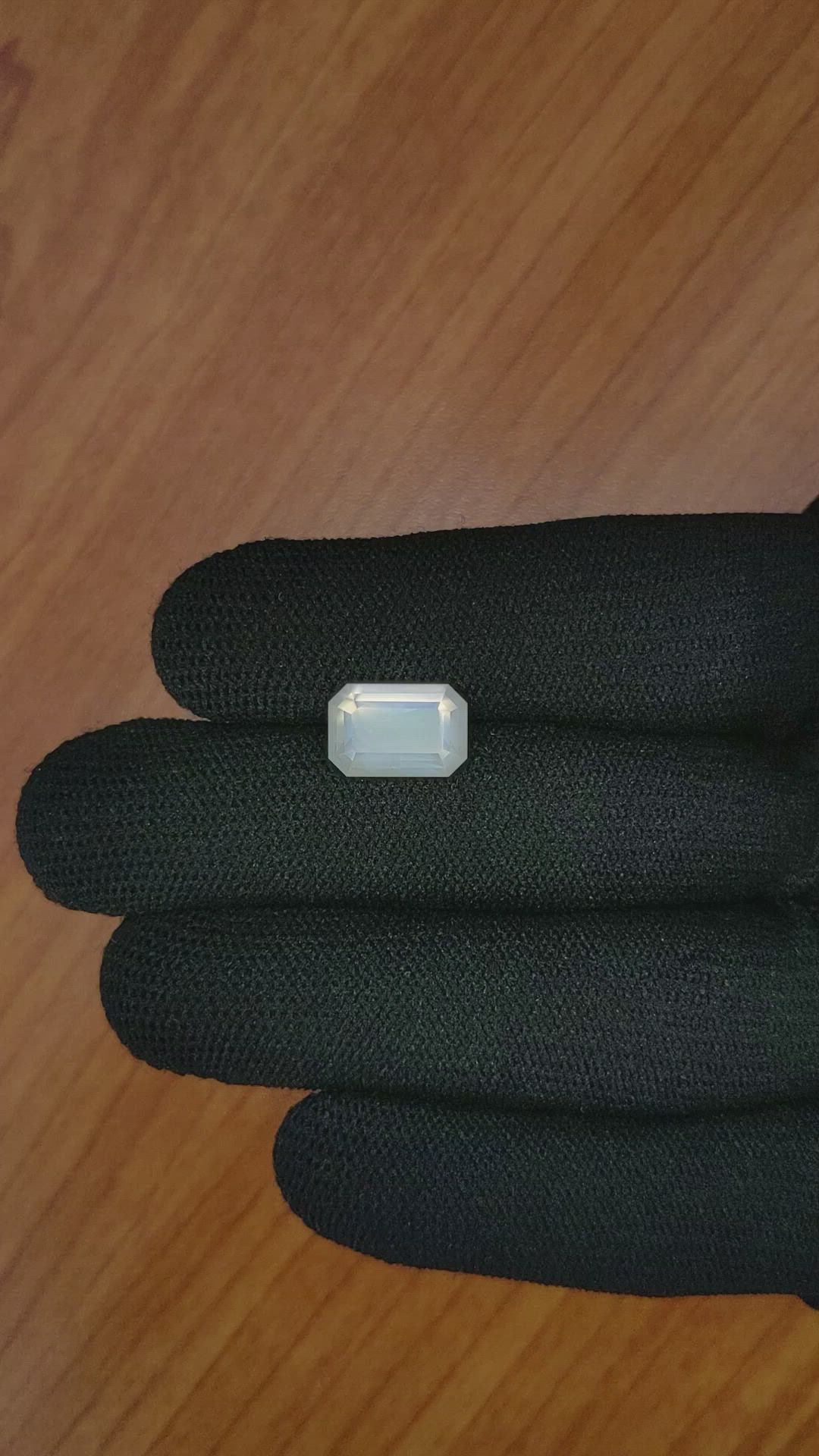 4.51 Ct. Moonstone from Ceylon (Sri Lanka) Size Video