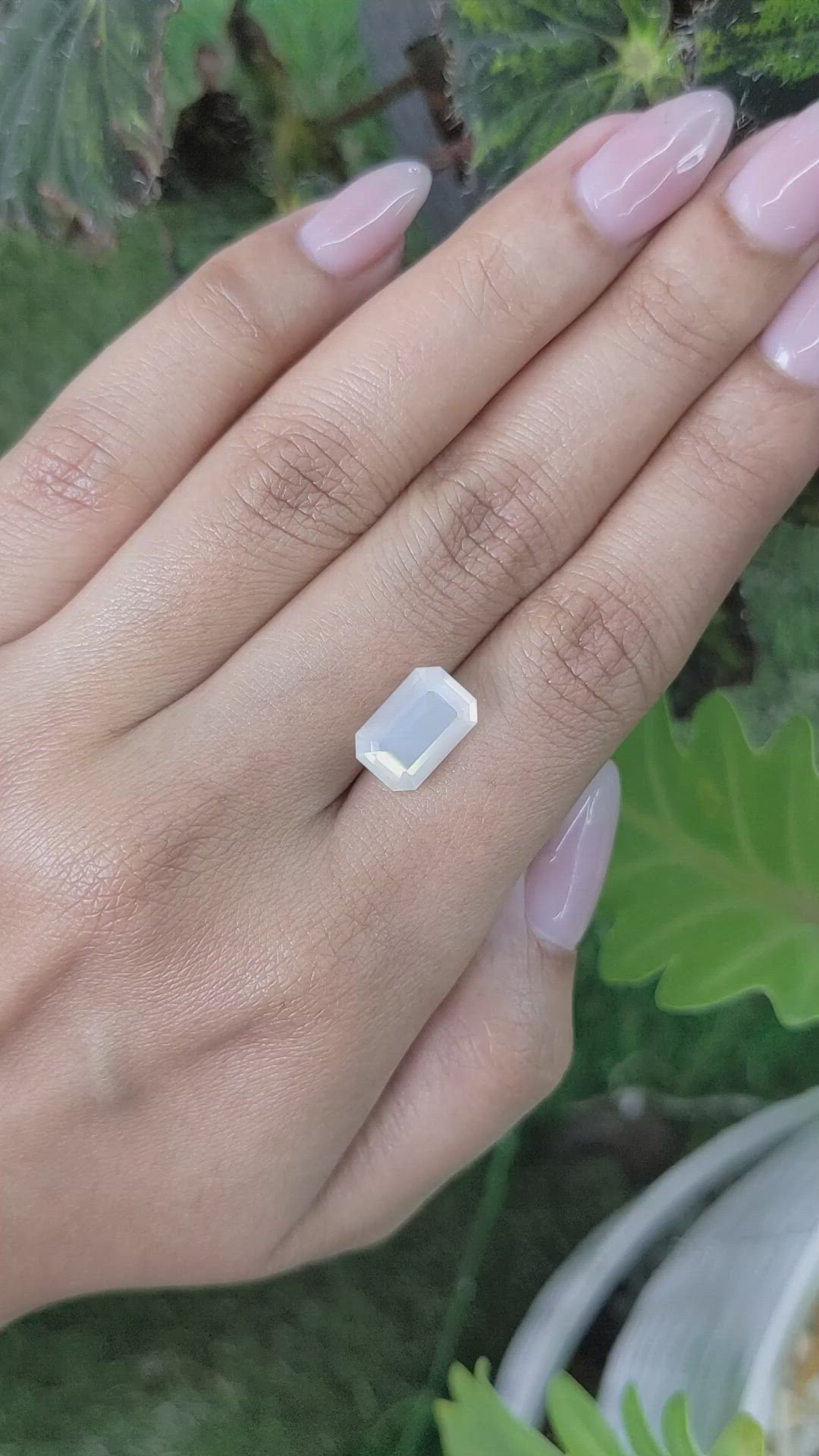 4.51 Ct. Moonstone from Ceylon (Sri Lanka) Size Video