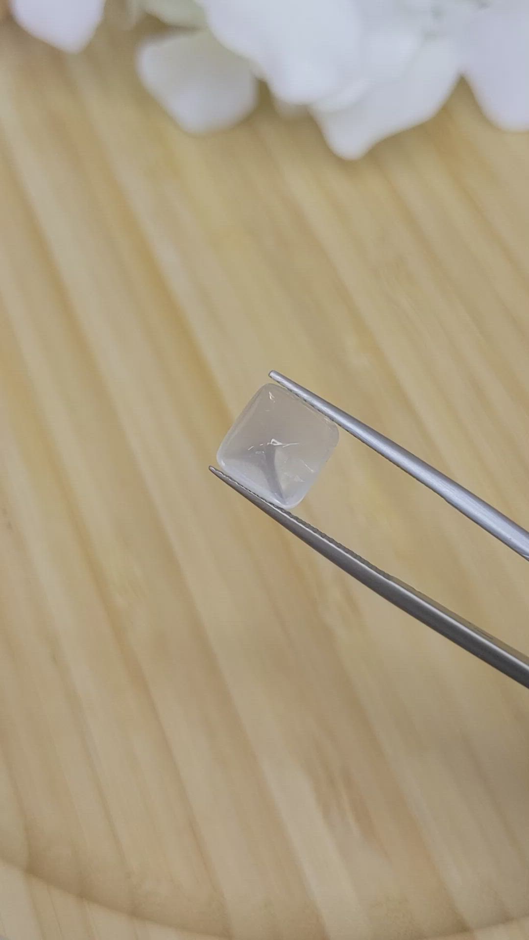 4.23 Ct. Cabochon Moonstone from Ceylon (Sri Lanka) Size Video