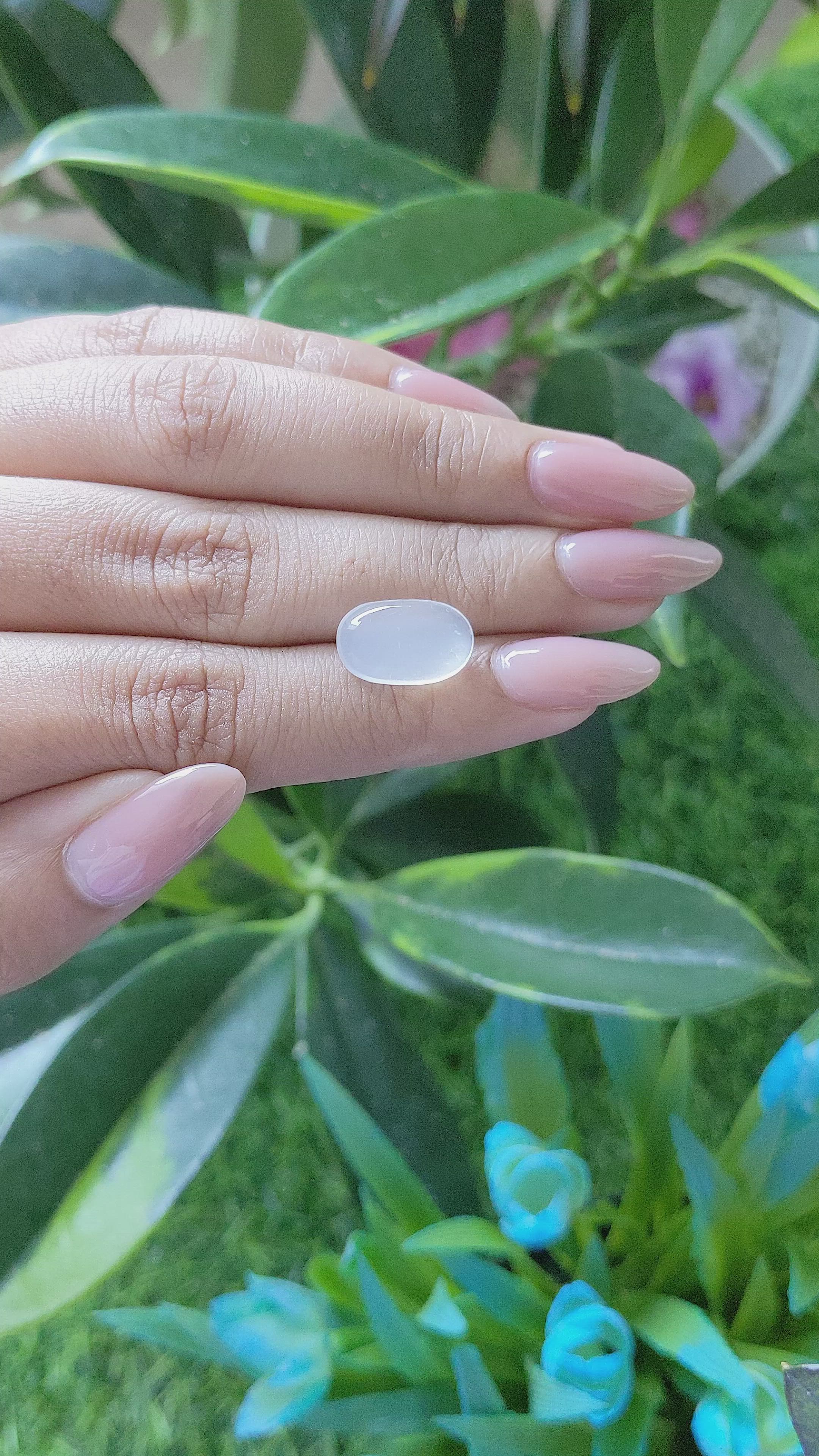 4.05 Ct. Cabochon Moonstone from Ceylon (Sri Lanka) Size Video