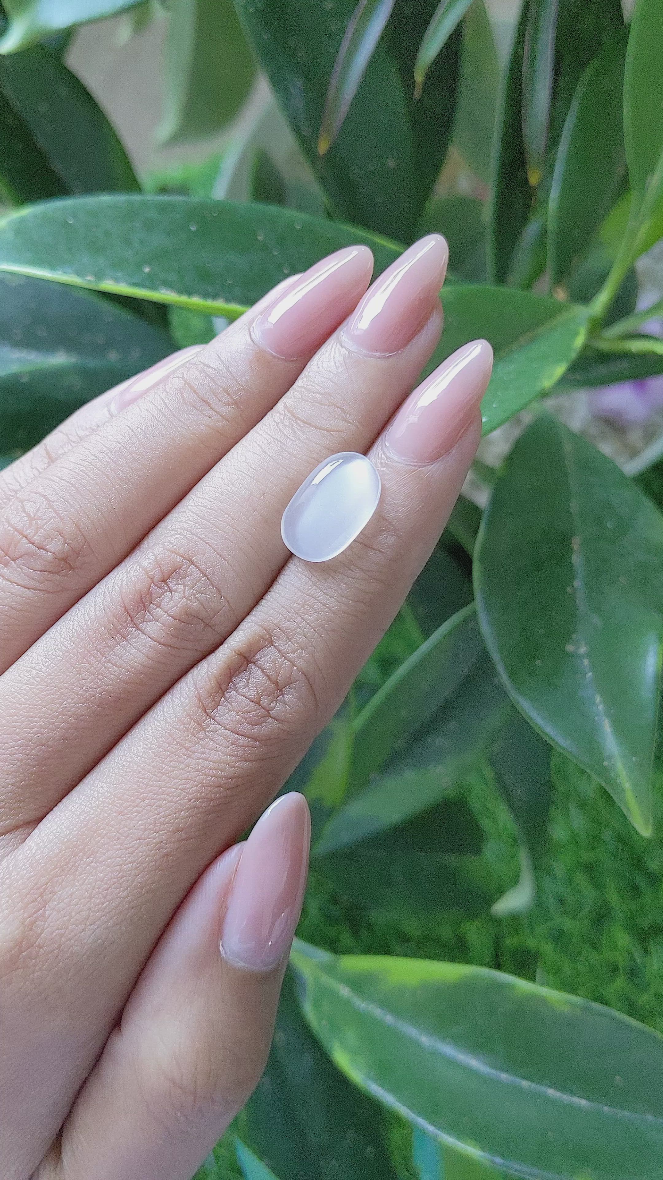 4.05 Ct. Cabochon Moonstone from Ceylon (Sri Lanka) Size Video