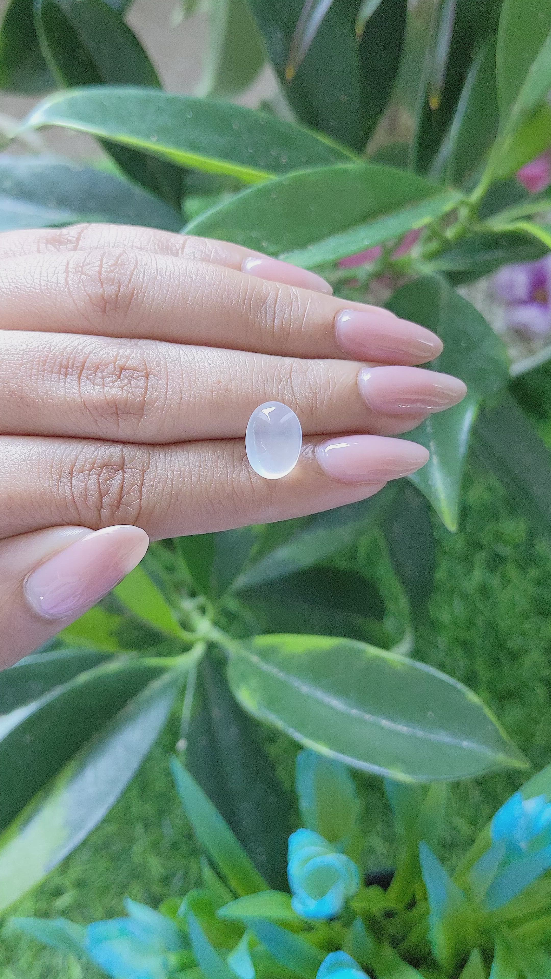 3.76 Ct. White Cabochon Moonstone from Ceylon (Sri Lanka) Size Video