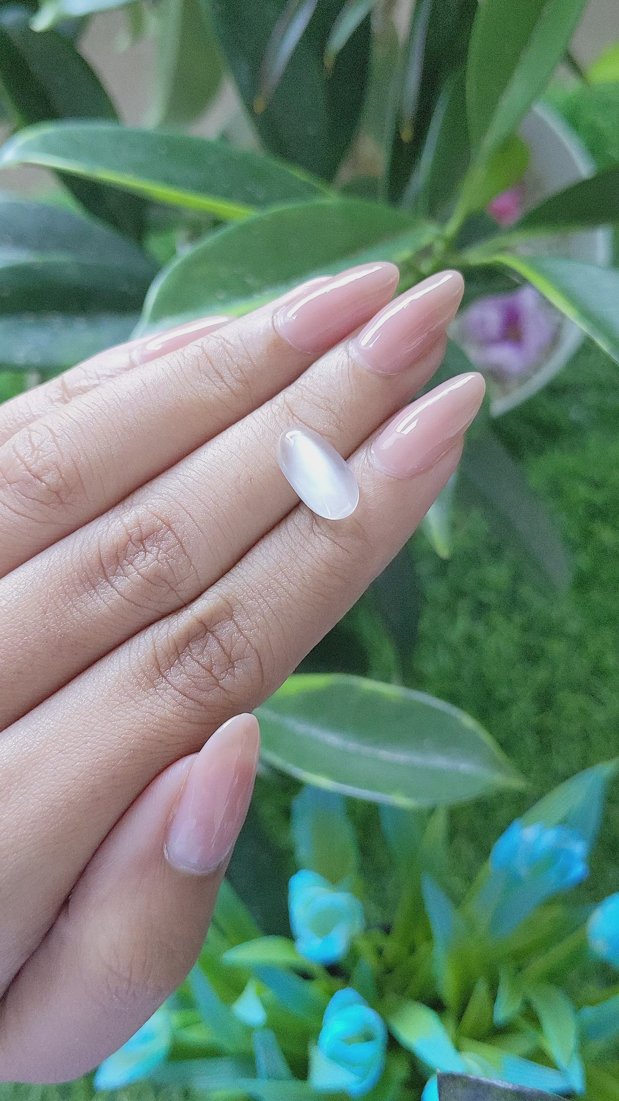3.72 Ct. White Cabochon Moonstone from Ceylon (Sri Lanka) Size Video