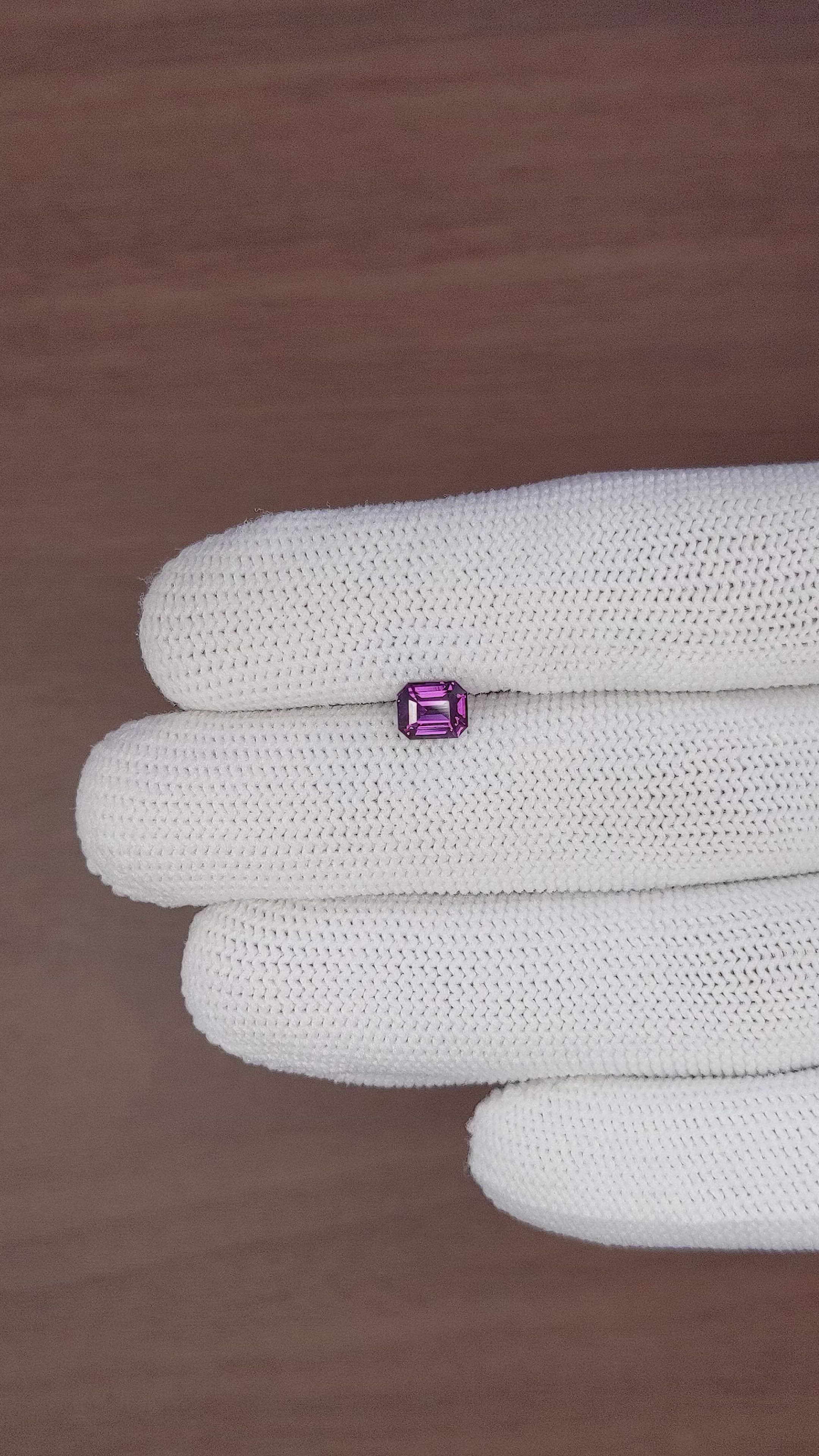 1.05 Ct. Spinel from Ceylon (Sri Lanka) Size Video