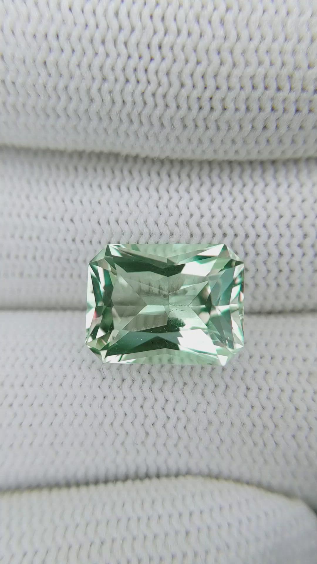 6.18 Ct. Beryl from Ceylon (Sri Lanka) Size Video