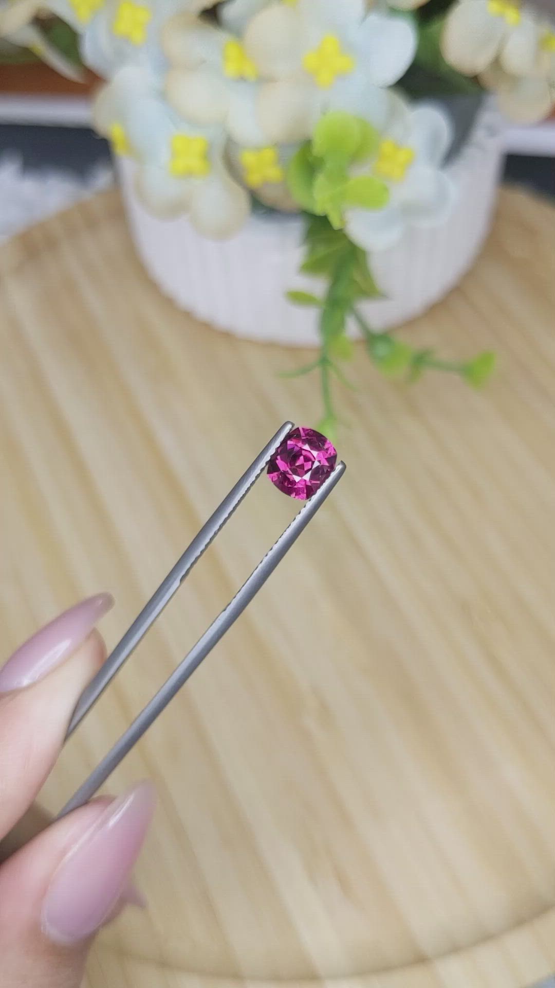 1.29 Ct. Rhodolite Garnet from Ceylon (Sri Lanka) Size Video