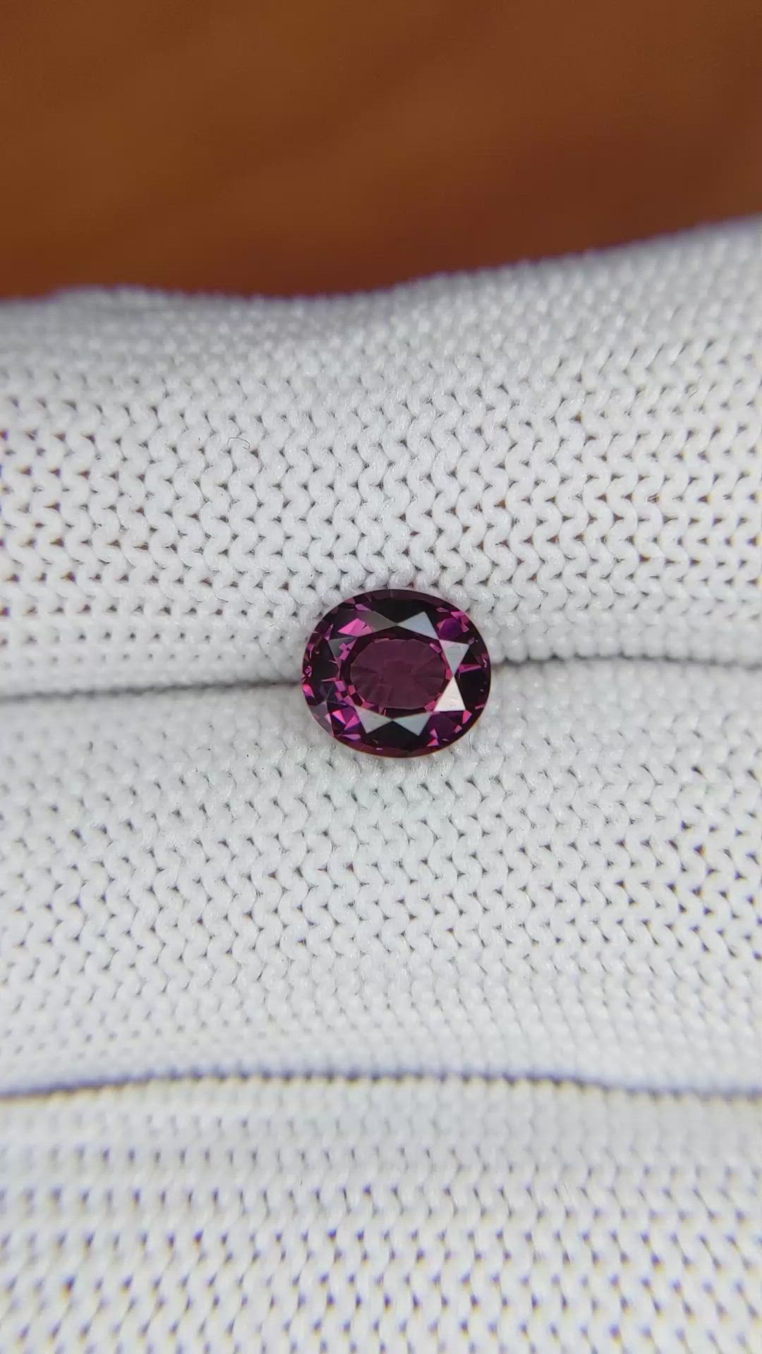 1.35 Ct. Spinel from Ceylon (Sri Lanka) Size Video